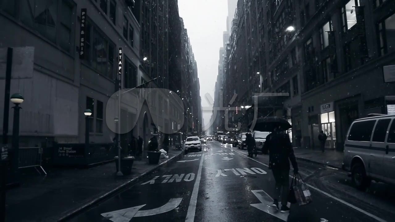 压抑的黑白城市下雨忧伤_1280x720_高清视频素材下载