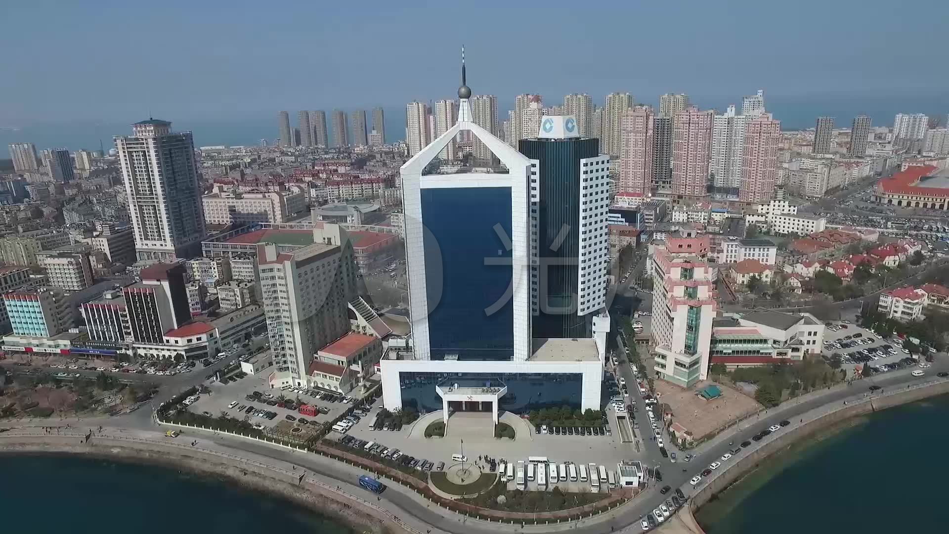 航拍青岛海关大楼海上皇宫
