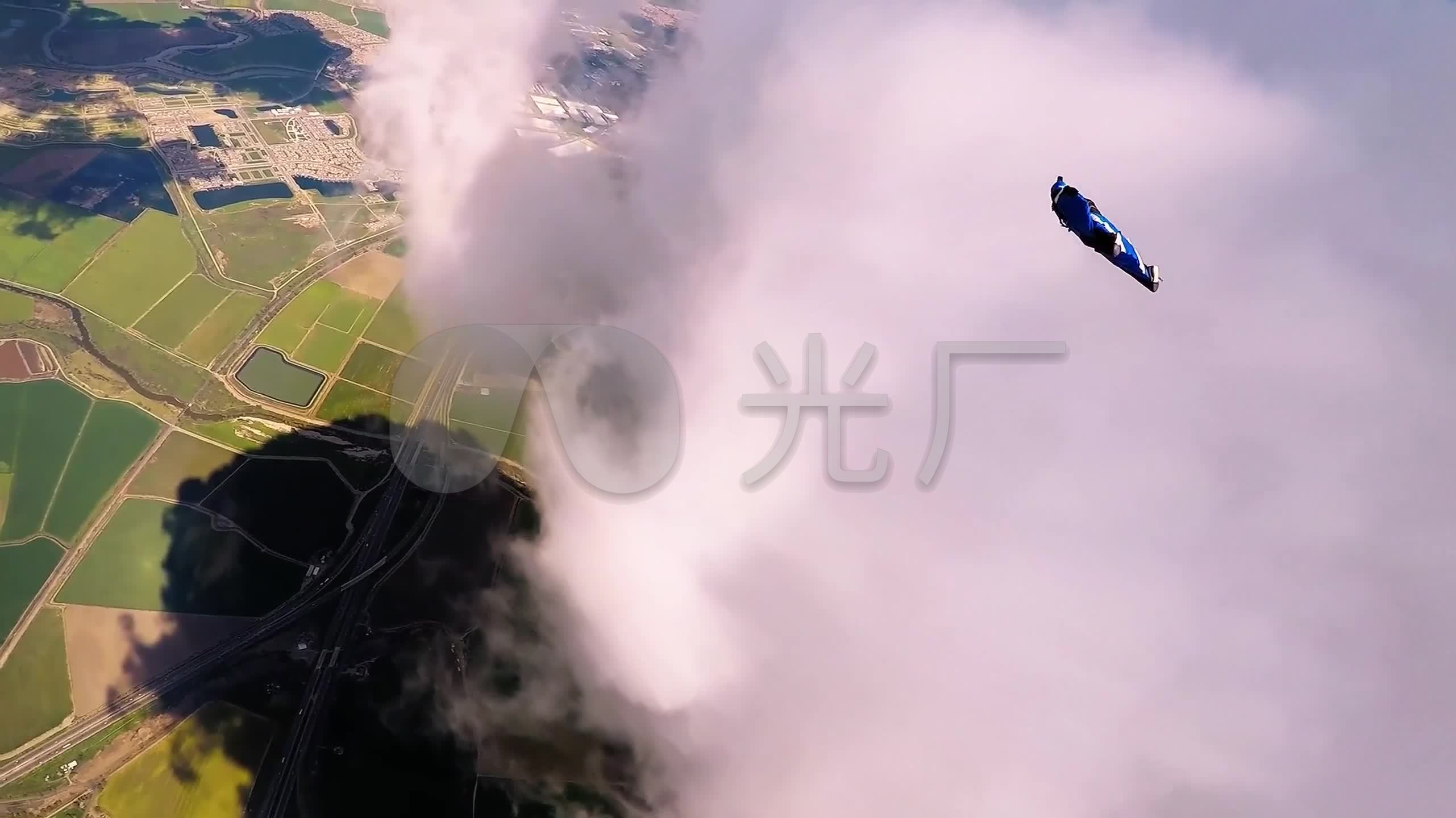 翼装飞行穿越云雾_2562x1440_高清视频素材下载(编号:2383734)_实拍