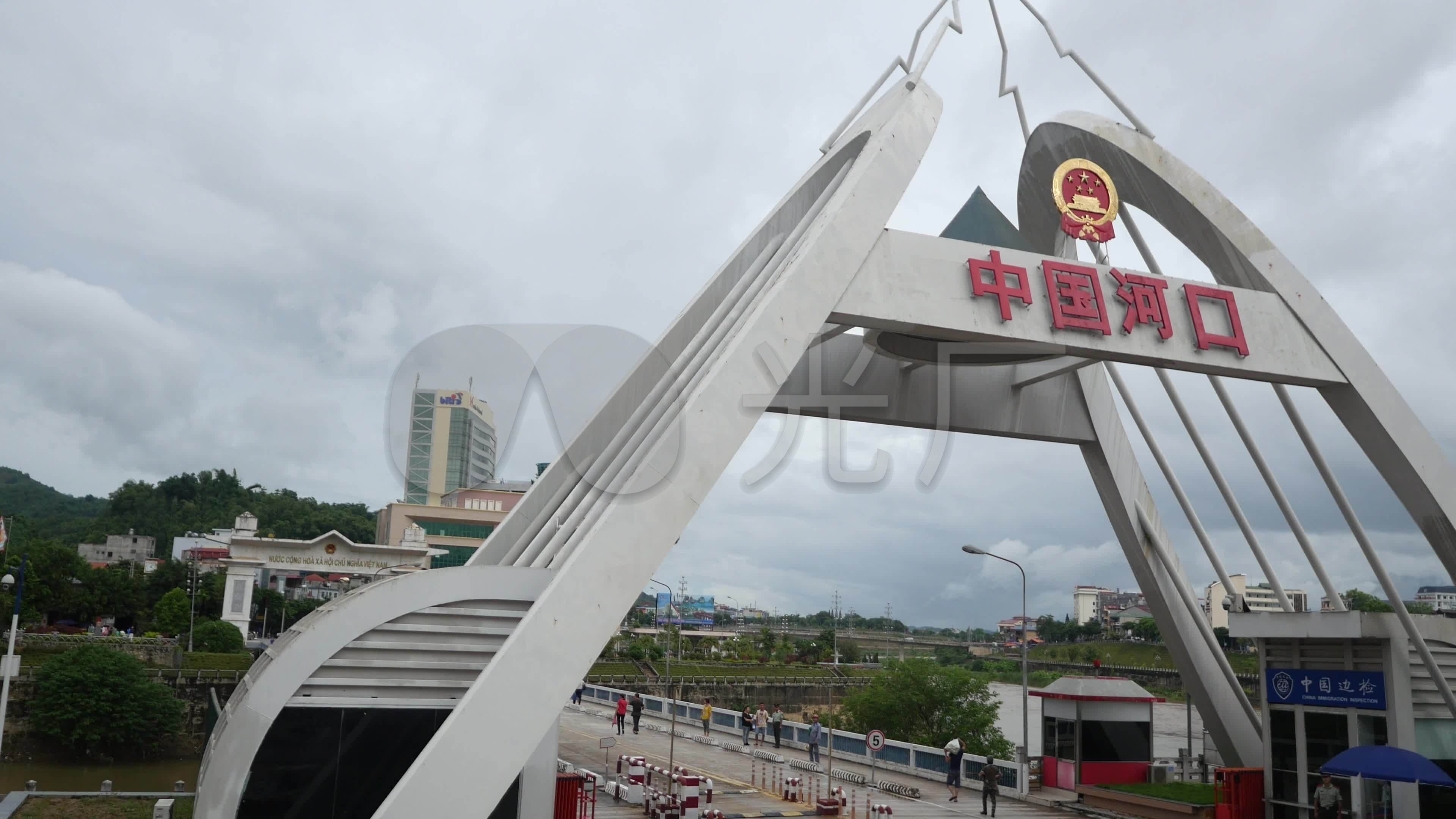 航拍中国云南壮观国门—云南河口4k视频_3840x2160_高清视频素材下载