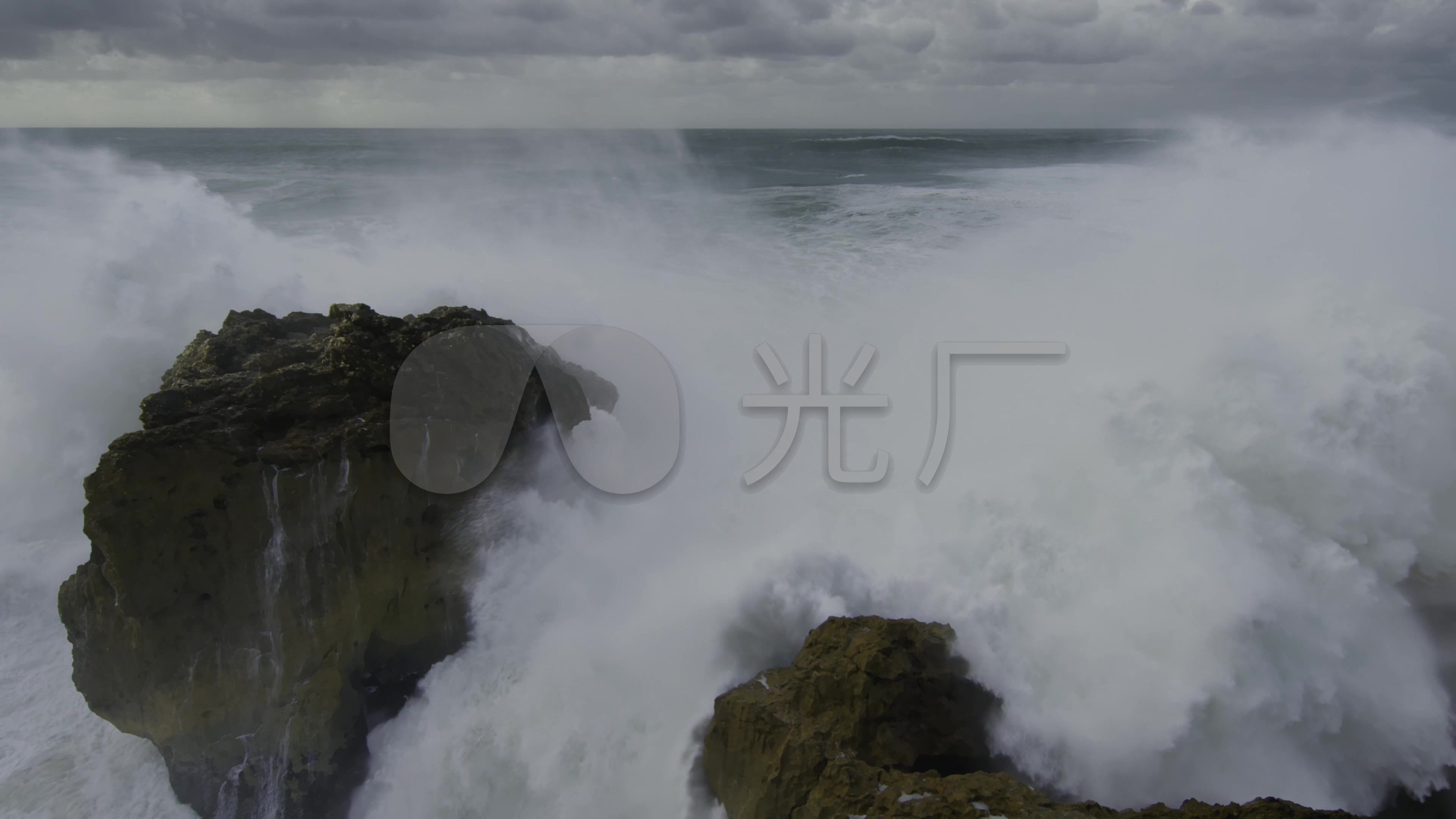 4k高清翻滚海浪巨浪惊涛骇浪_3840x2160_高清视频素材下载(编号