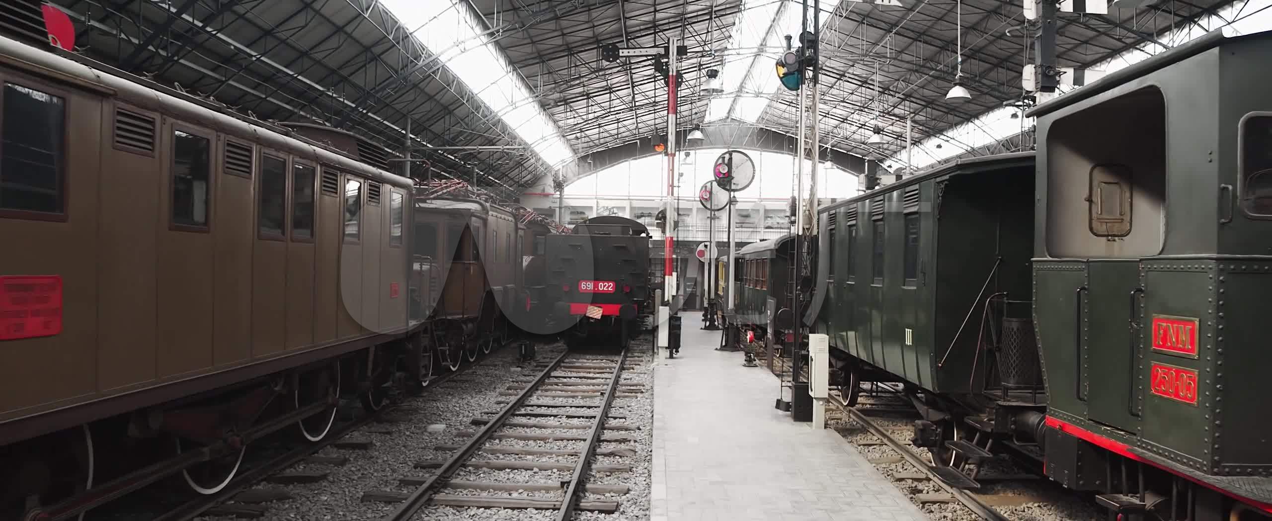 蒸汽火车复古火车站_2560X1048_高清视频素