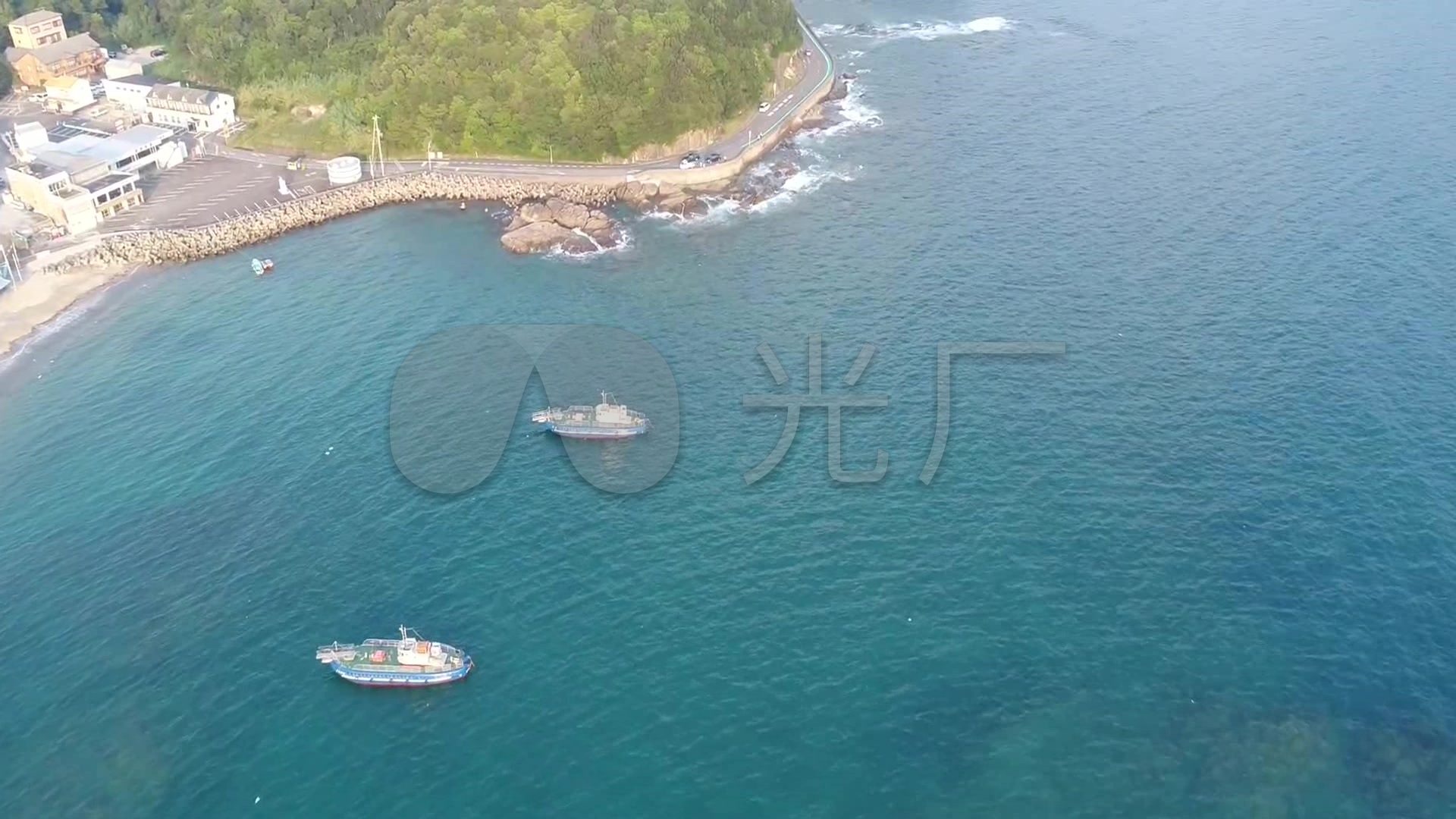 日本 歌山县 海湾 海岛 航拍 海面 游船 礁石 树林