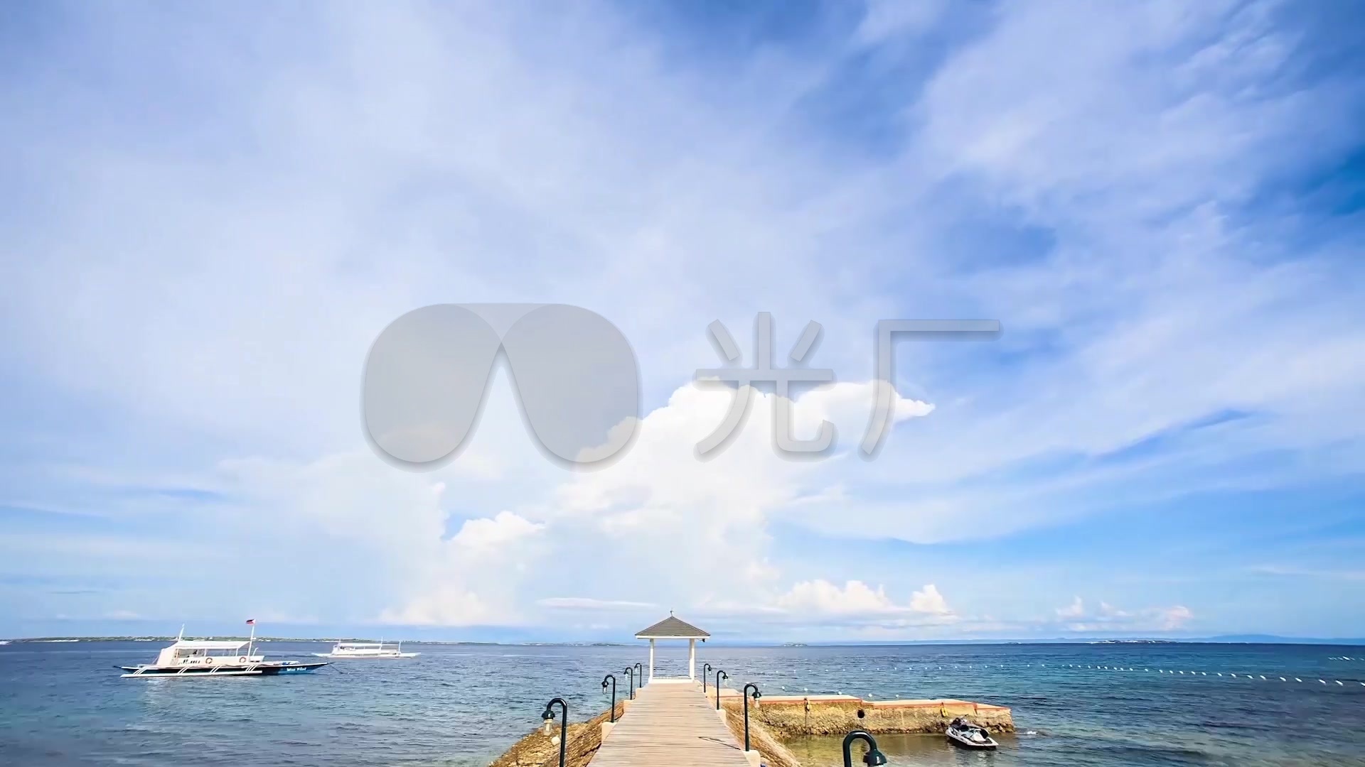 唯美海滨浴场比基尼美女跳水游泳划船
