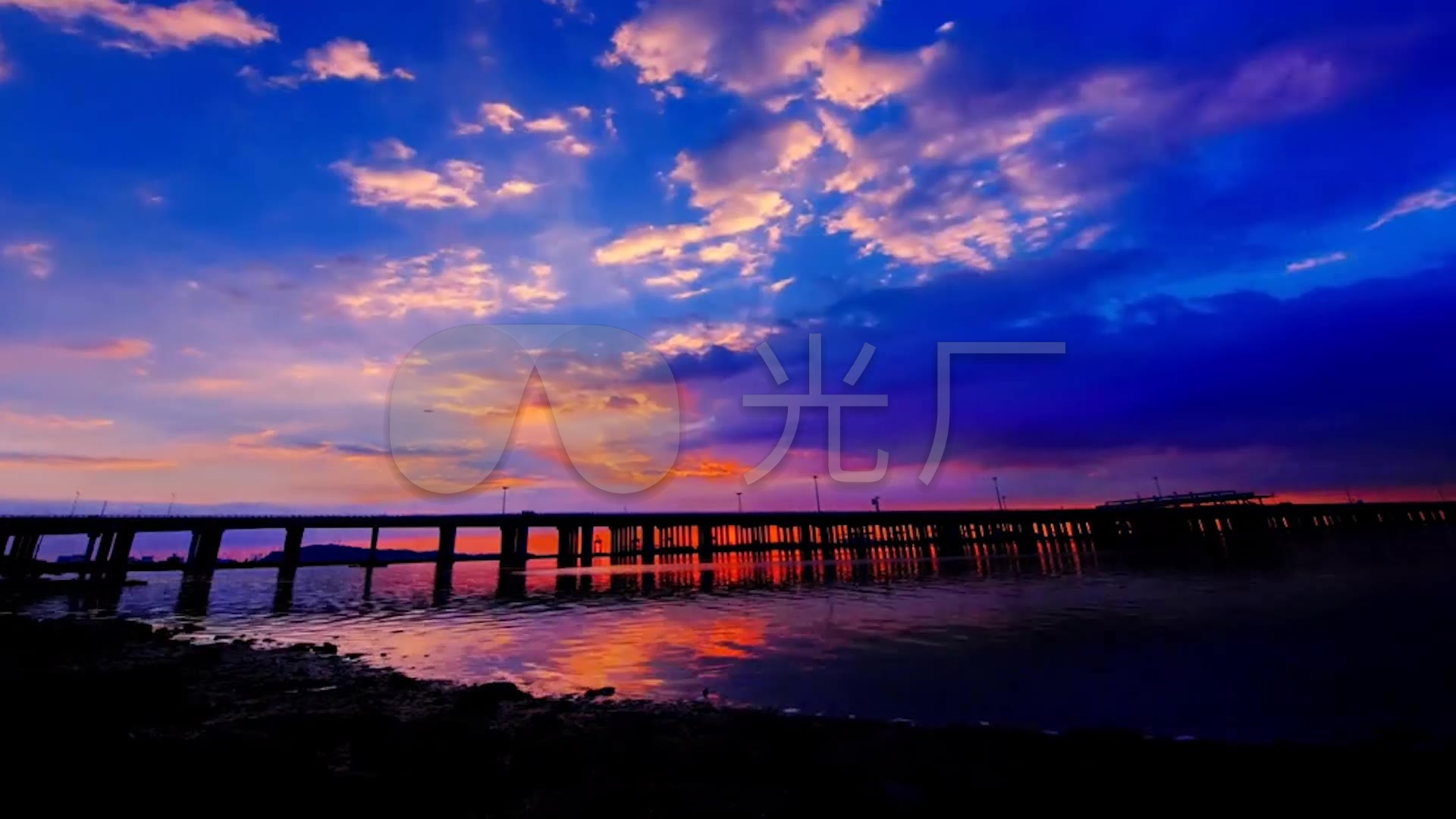 晚霞美景延时大桥大海全景