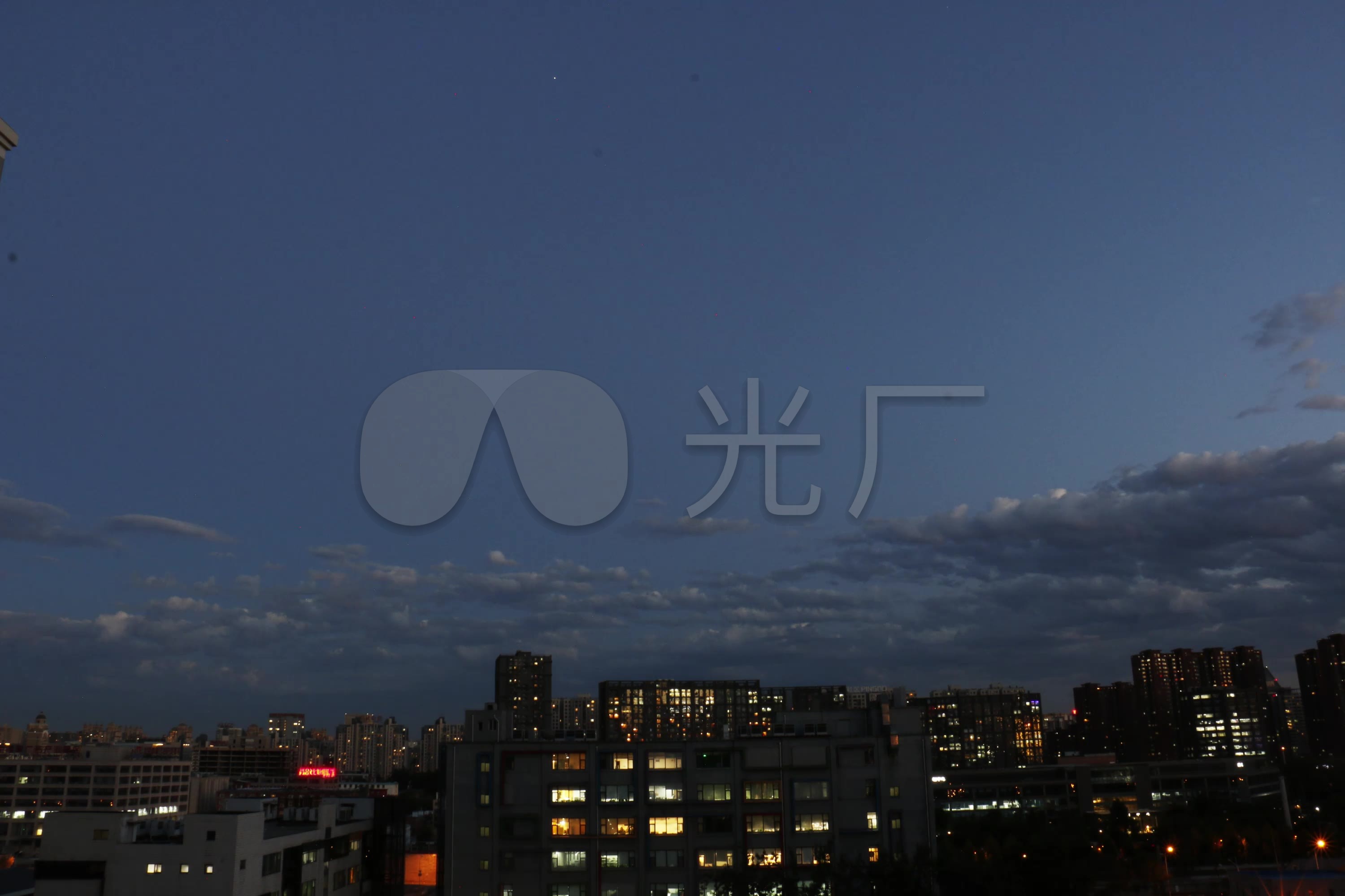城市夜景天空云_3000x2000_高清视频素材下载(编号:)