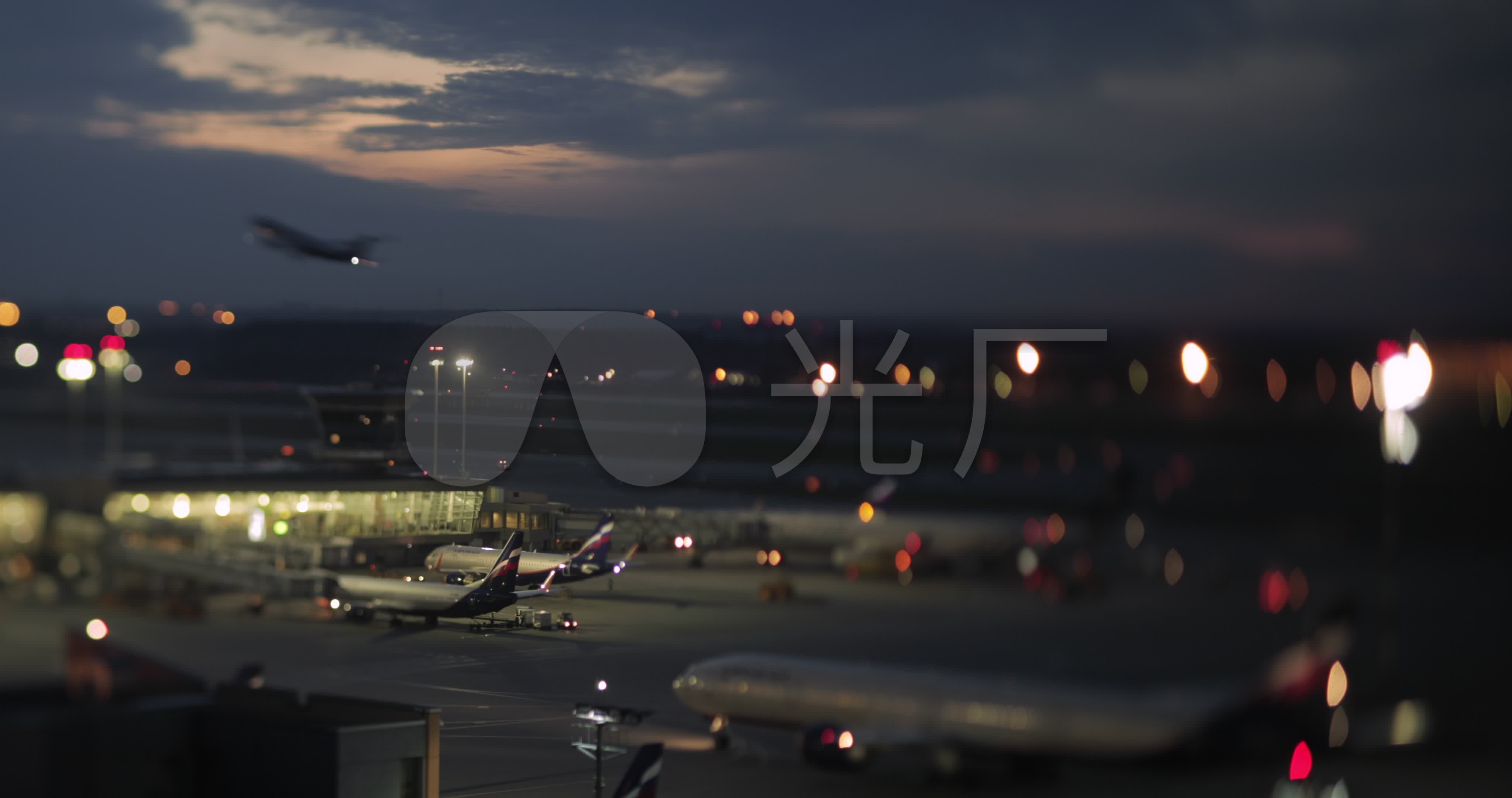 夜晚机场机场机场素材机场夜景旅客_4096x2160_高清