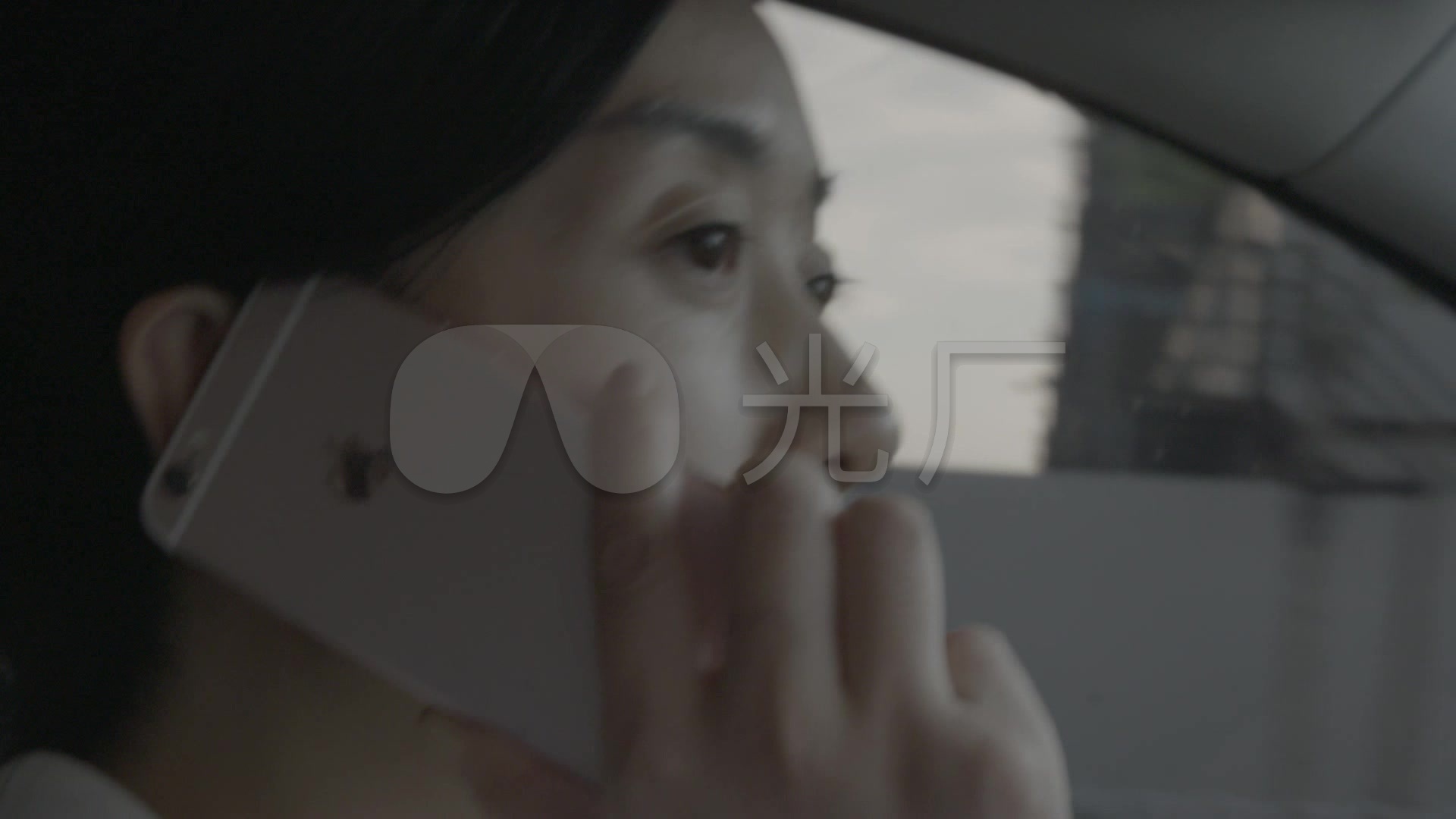 开车 美女 电话 侧脸 特写