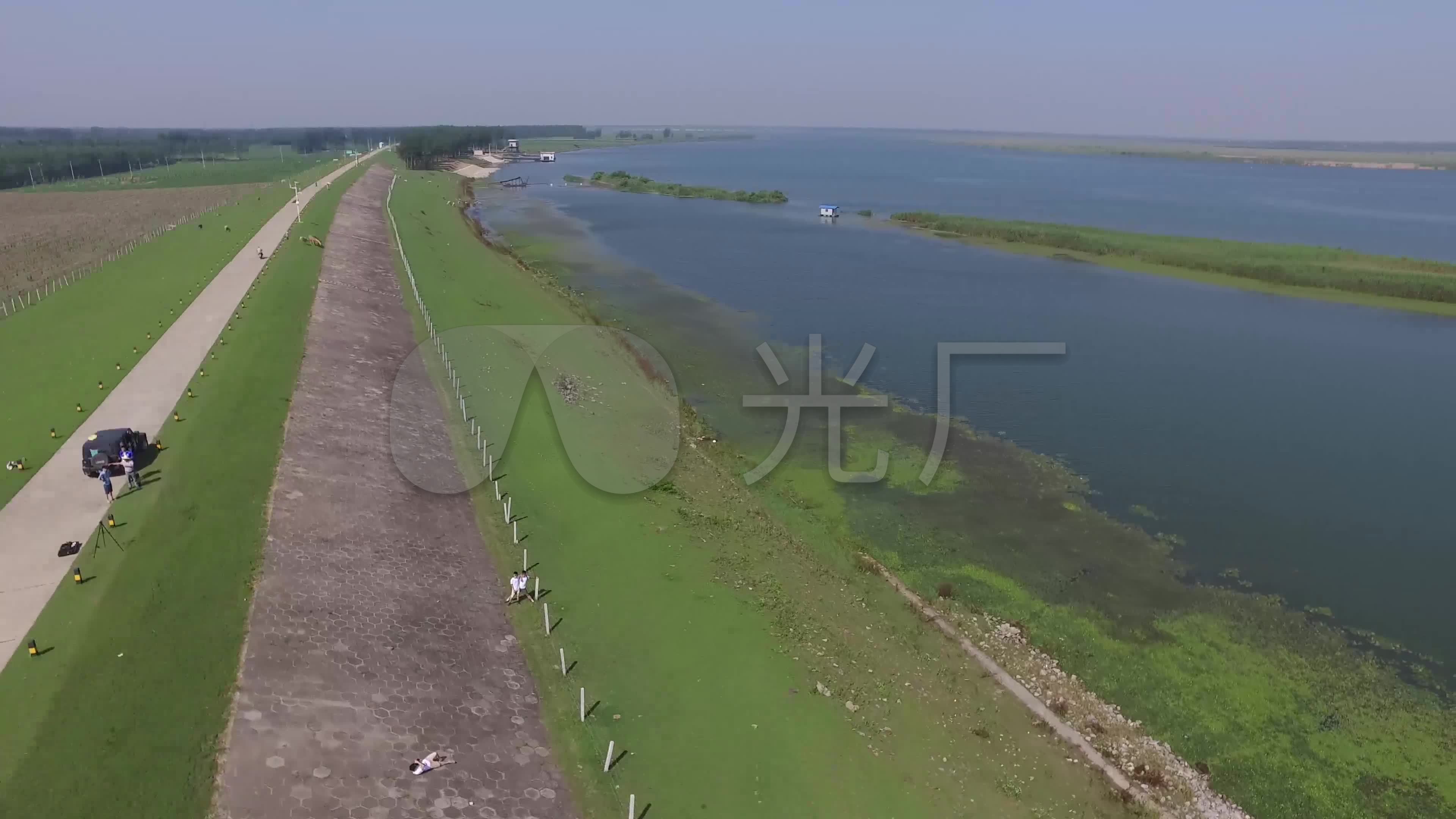 航拍长江大堤农田长江风景风光_3840x2160_高清视频
