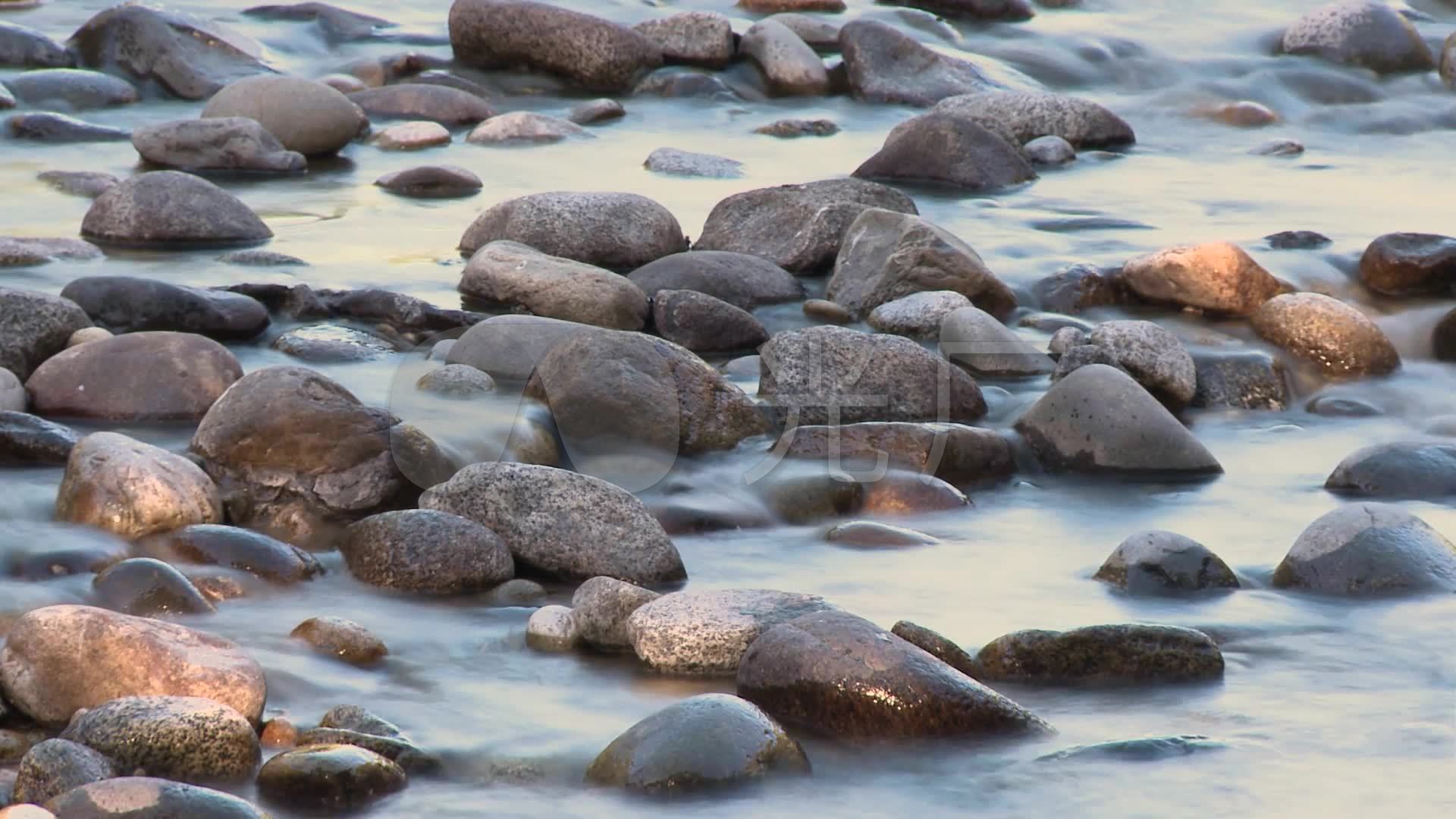 河边小溪鹅卵石流水延时摄影风光