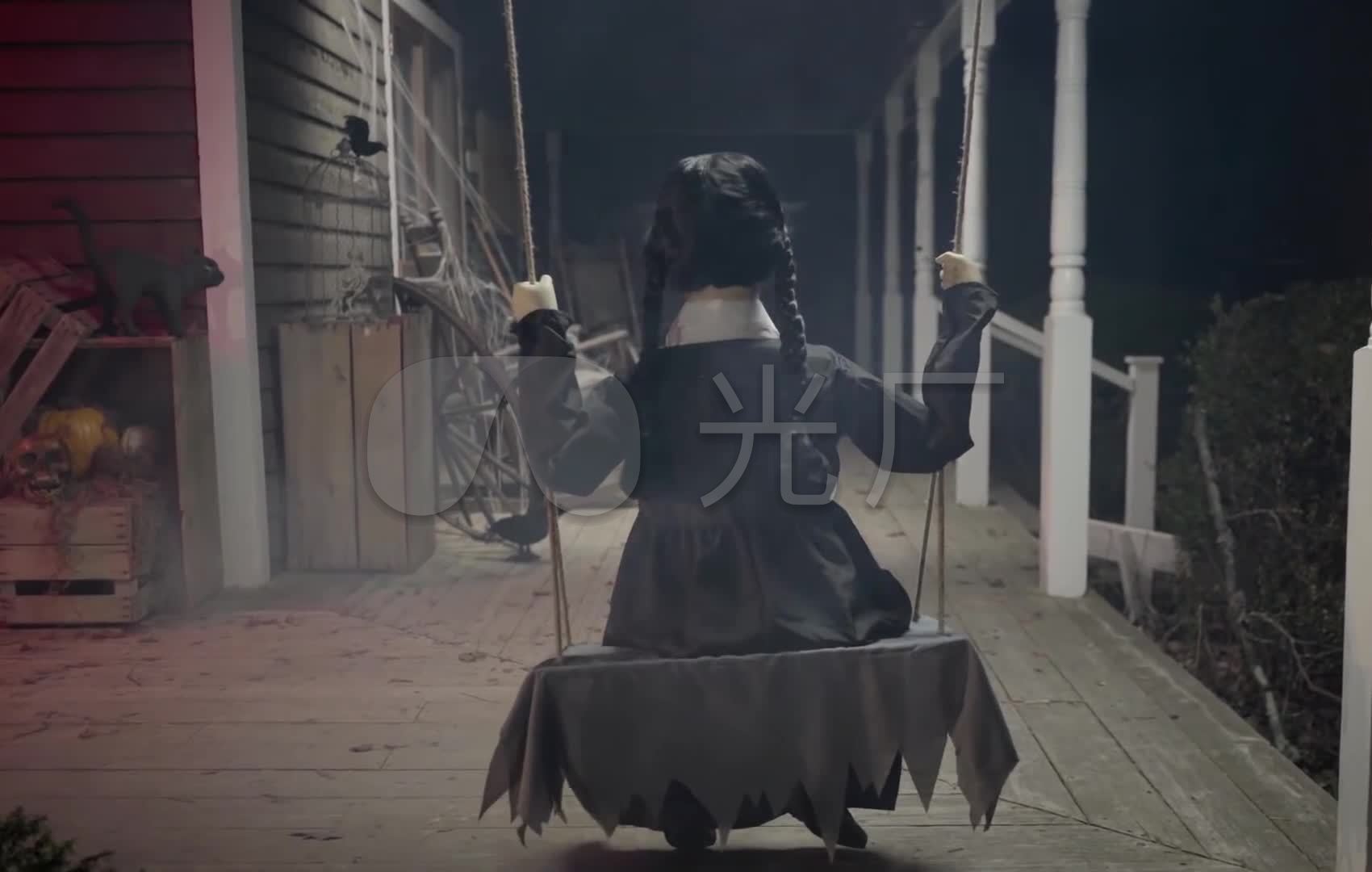 幽灵女鬼婴儿万圣节背景