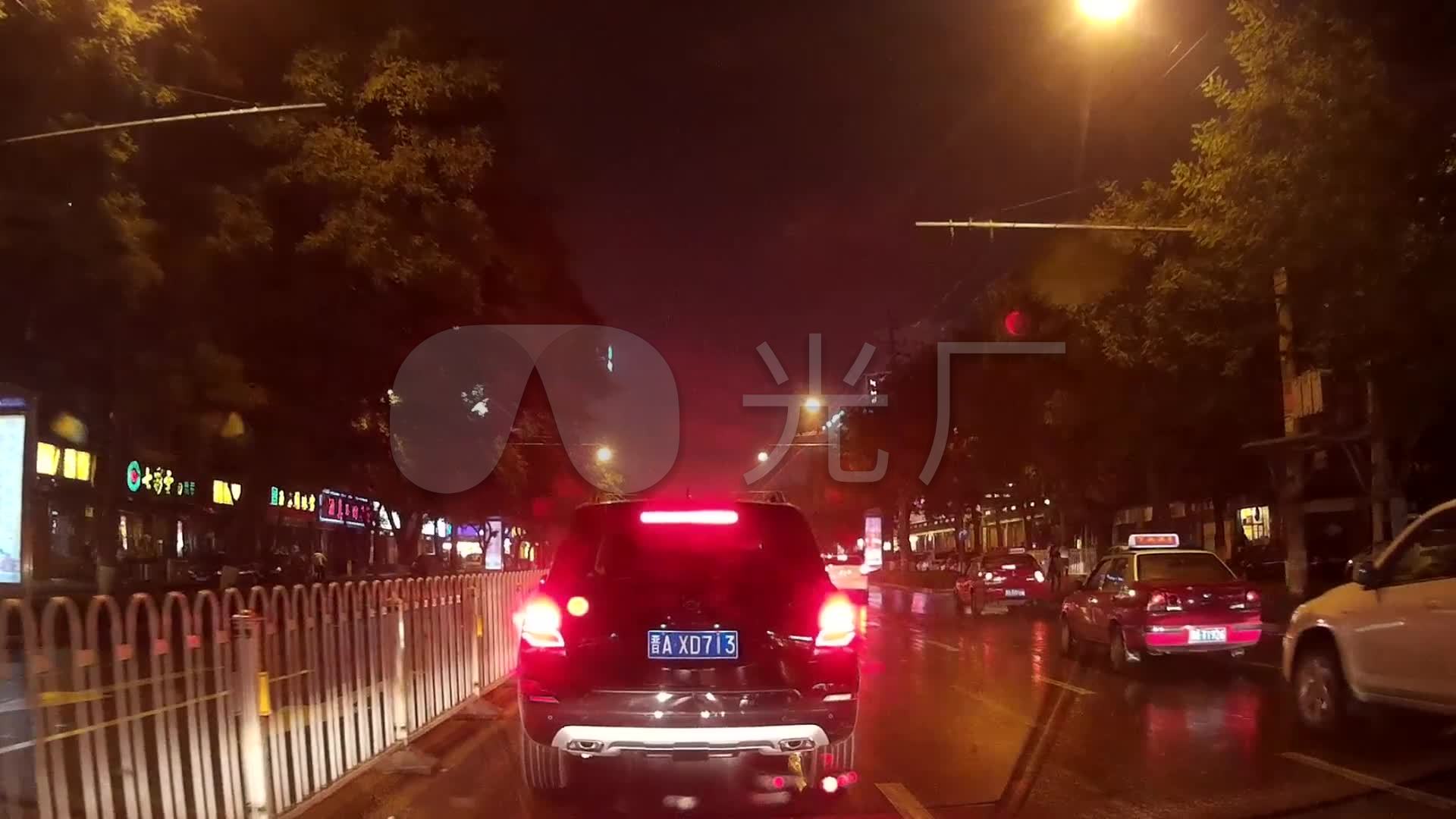 夜晚开车 驾驶 城市夜景 高速公路 车流