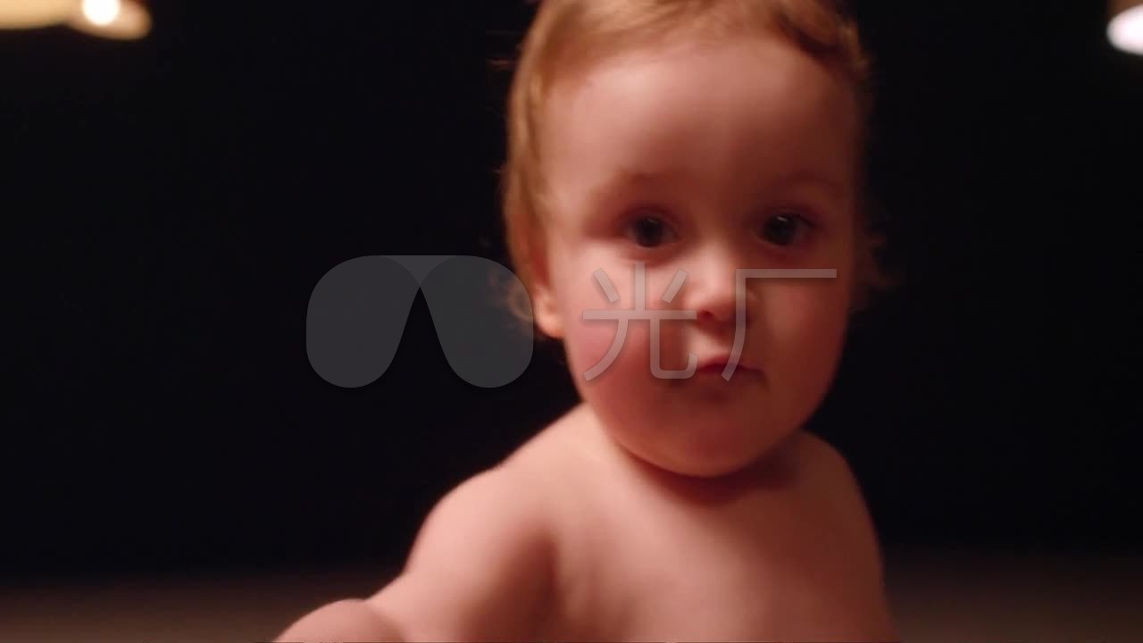 外国婴儿学习走路-爬行-国外宝宝视频素材_12