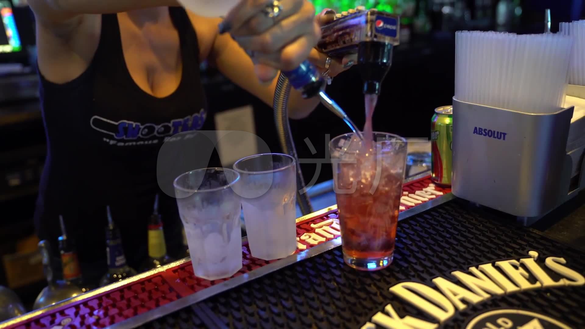 视频素材 酒吧vj 派对现场 酒吧狂欢,酒吧喝酒,飞镖桌球玩乐  来自