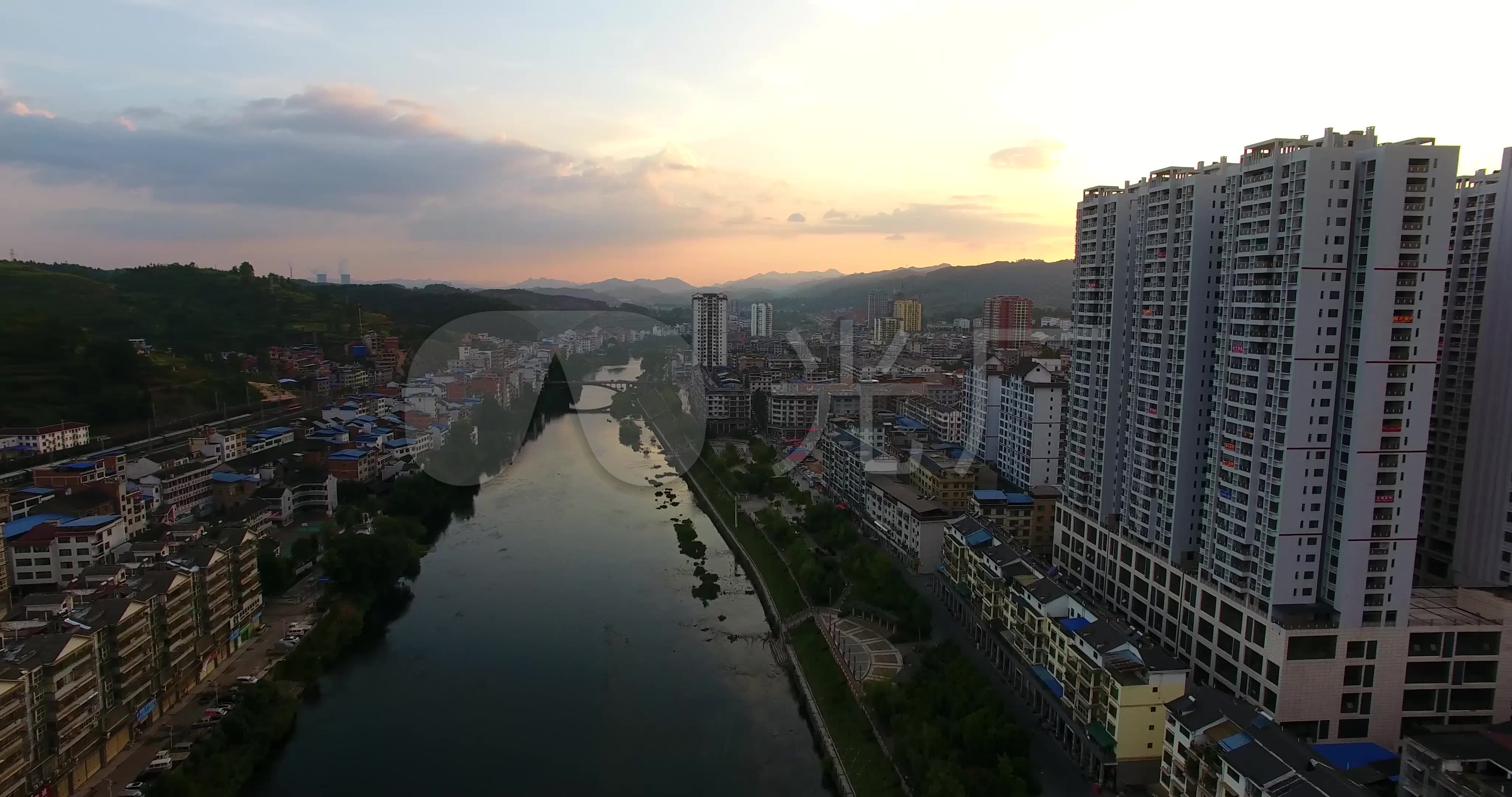 4k航拍岑巩县夕阳城市舞阳河