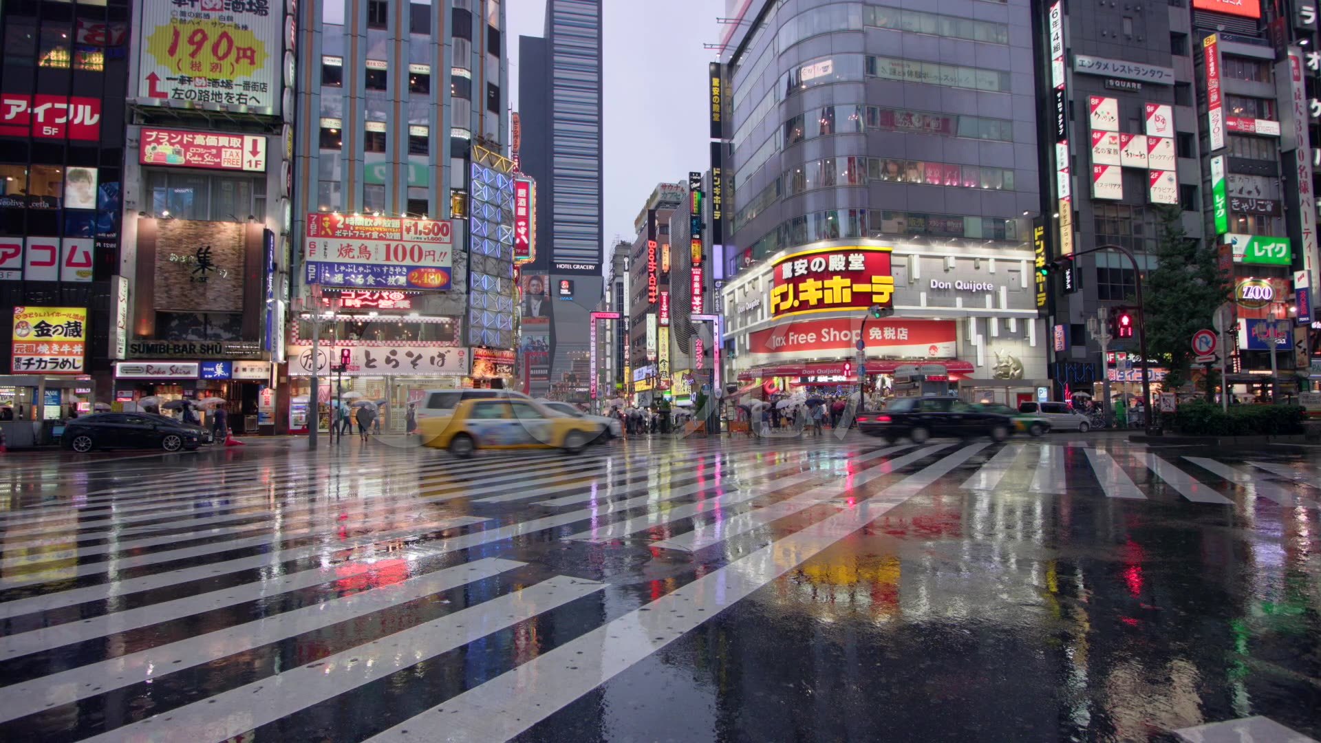 日本街景人行道雨天下雨