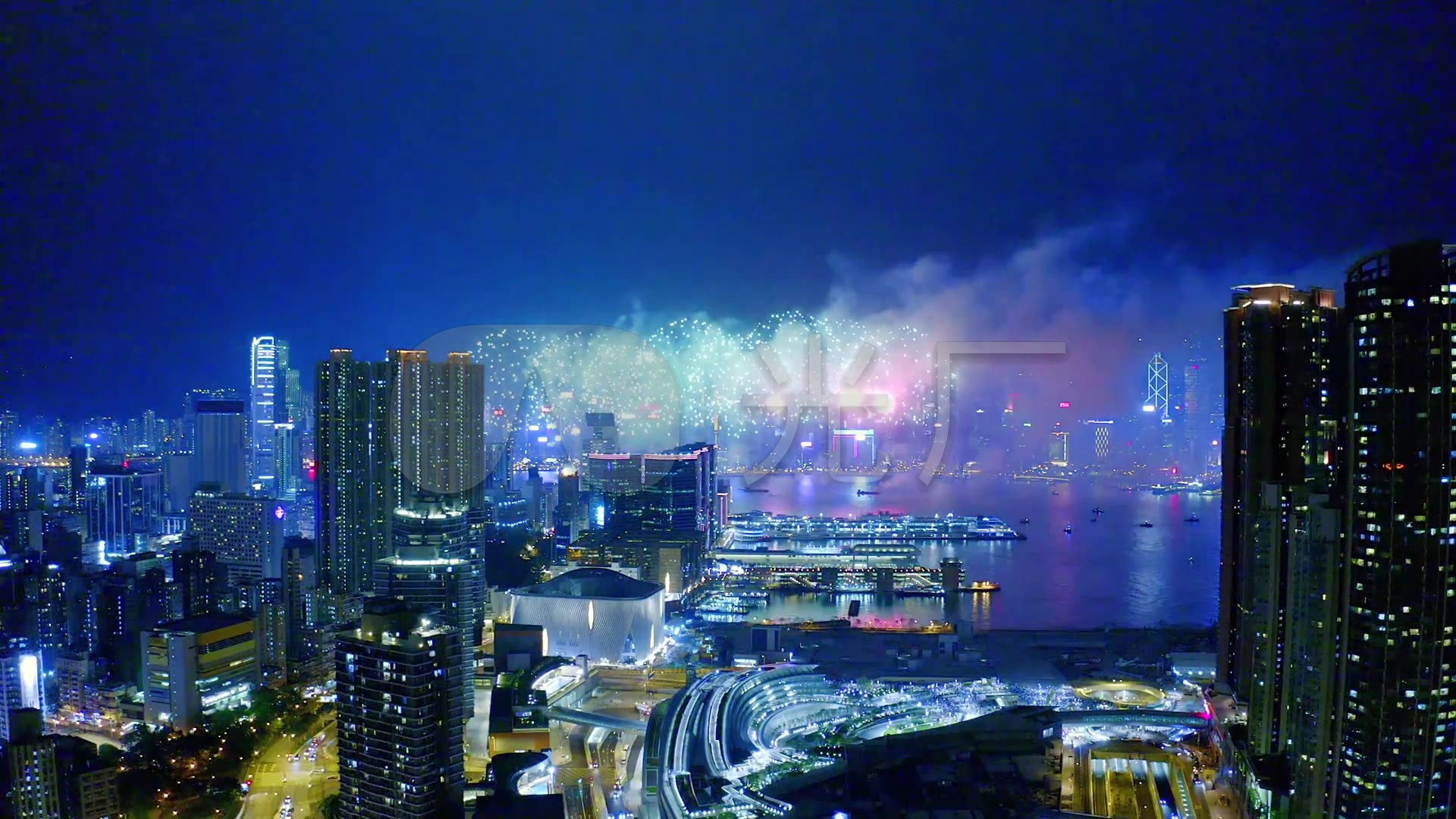 航拍城市夜景烟花秀