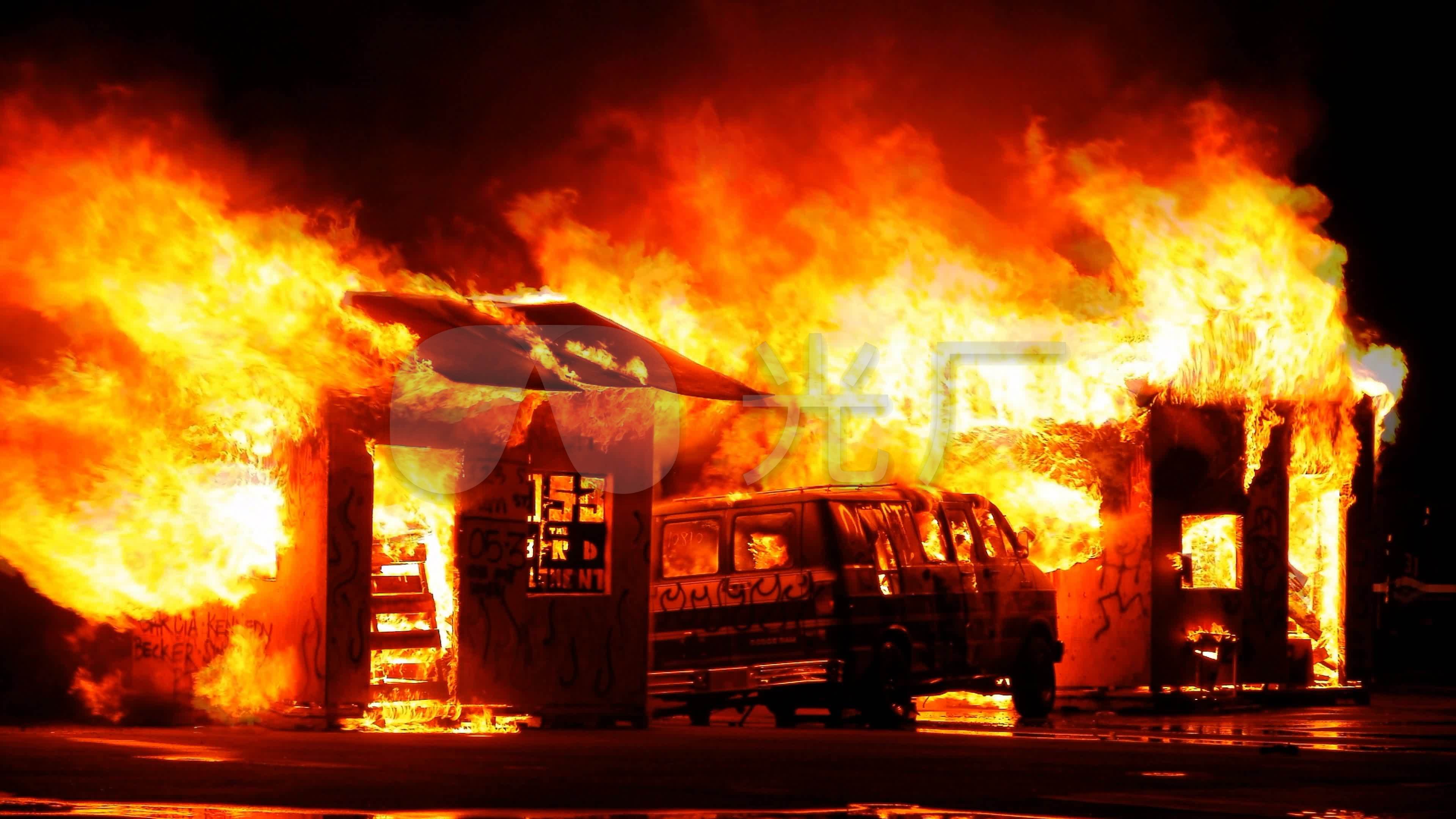 火灾燃烧的房子大火燃烧的汽车 3840x2160 高清视频 