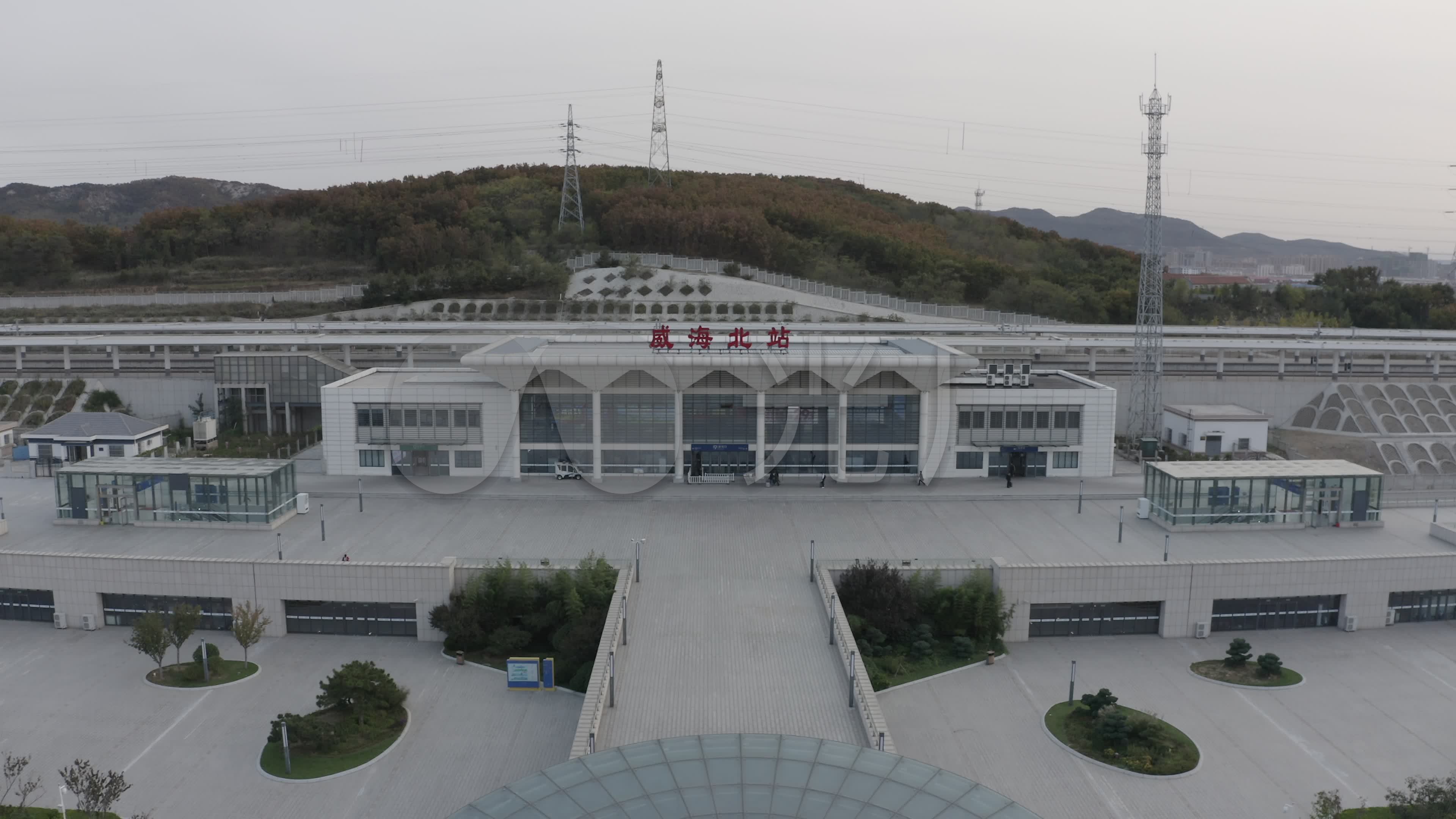 4k-log威海北站高铁站航拍_3840x2160_高清视频素材