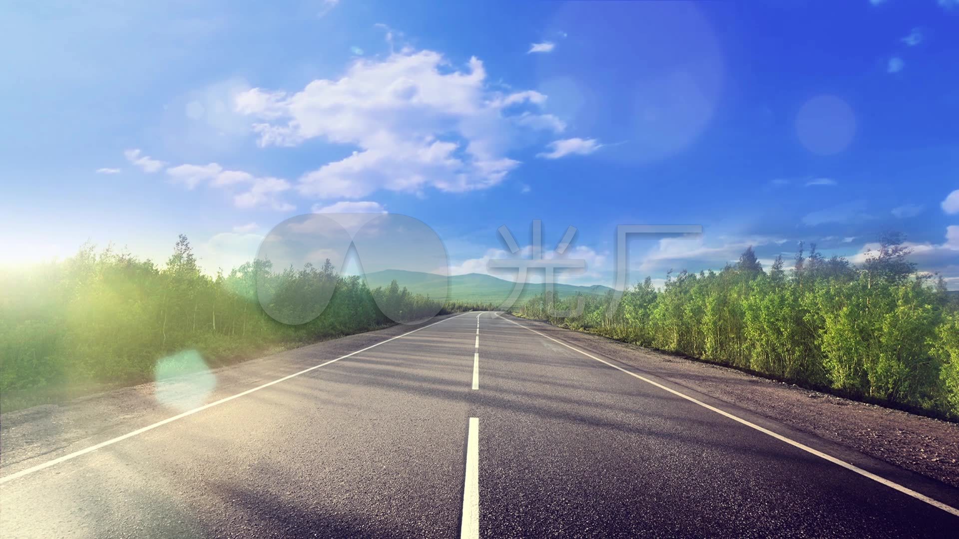 阳光蓝天白云意境公路
