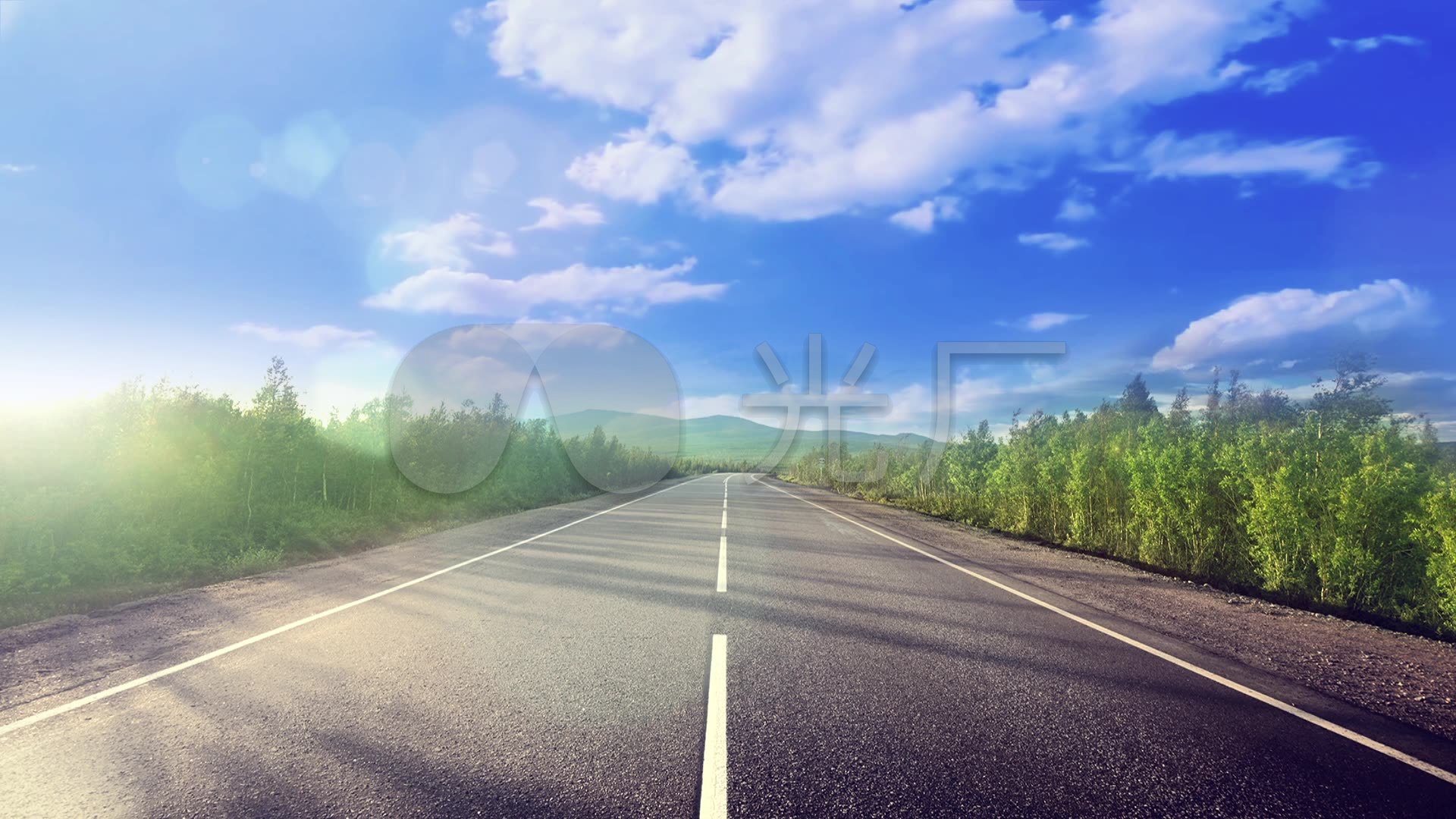 阳光蓝天白云意境公路