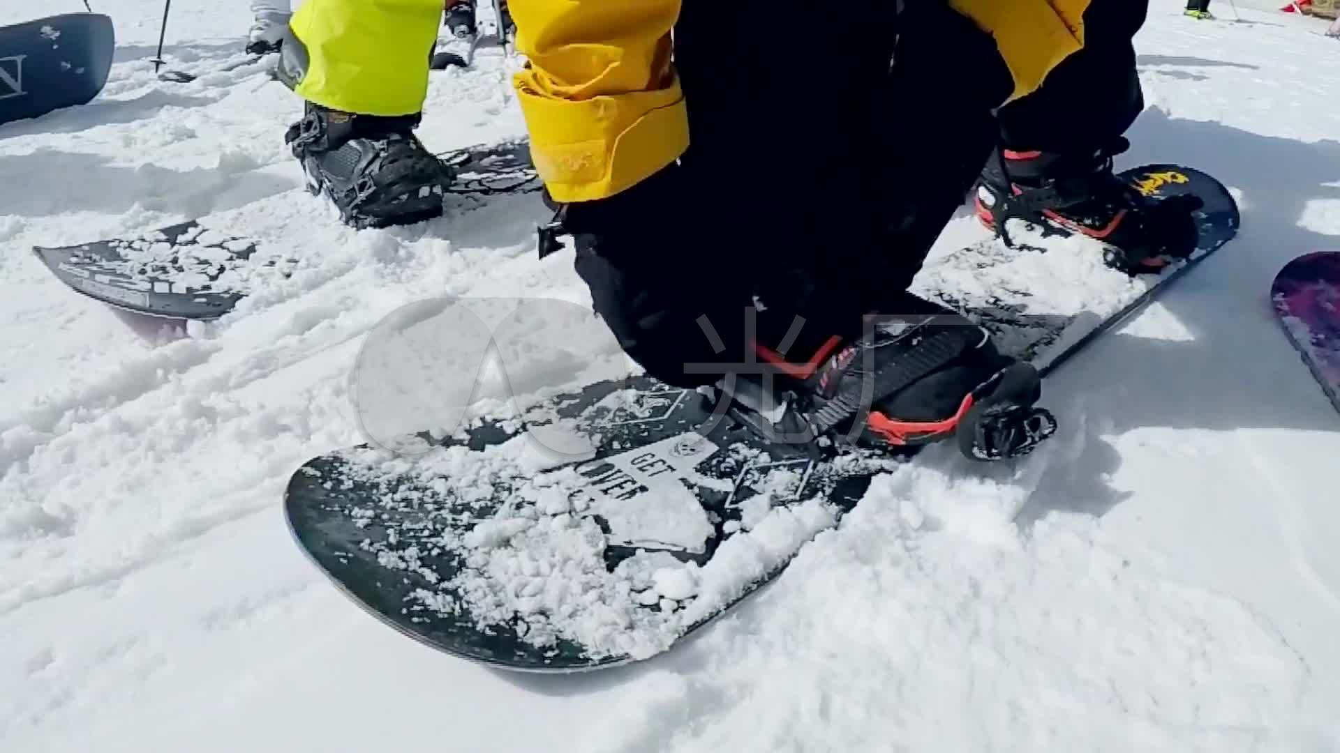 雪地滑板_1920x1080_高清视频素材下载(编号:3030418)