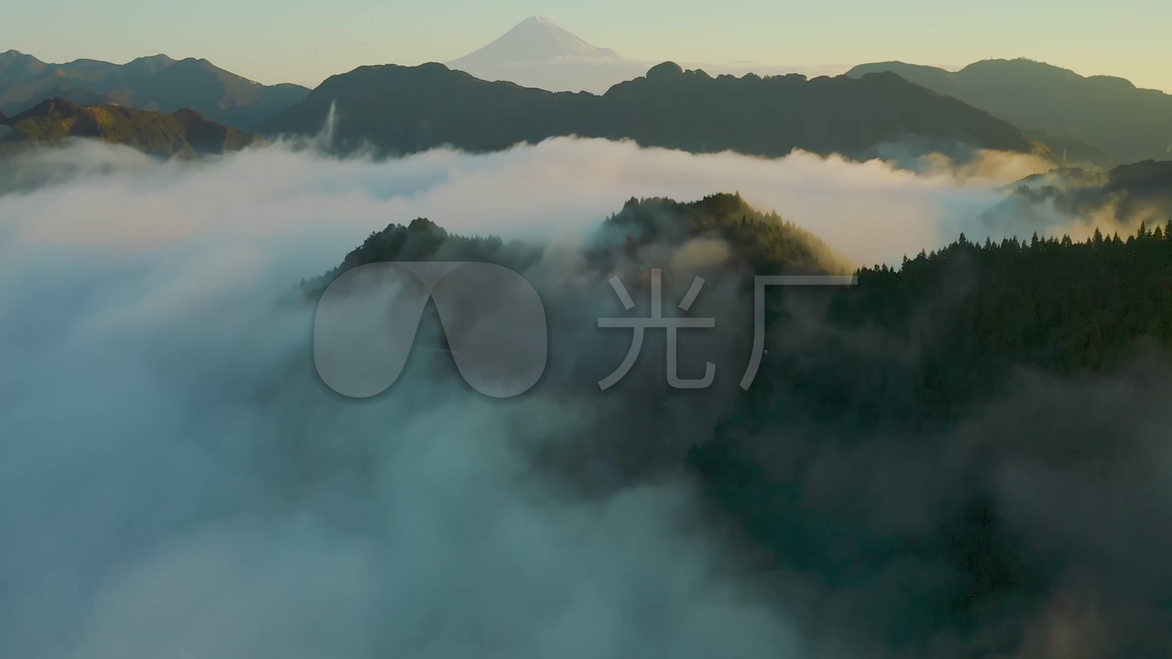 中国风大气山脉云雾缭绕人间仙境4k_3840x2160_高清