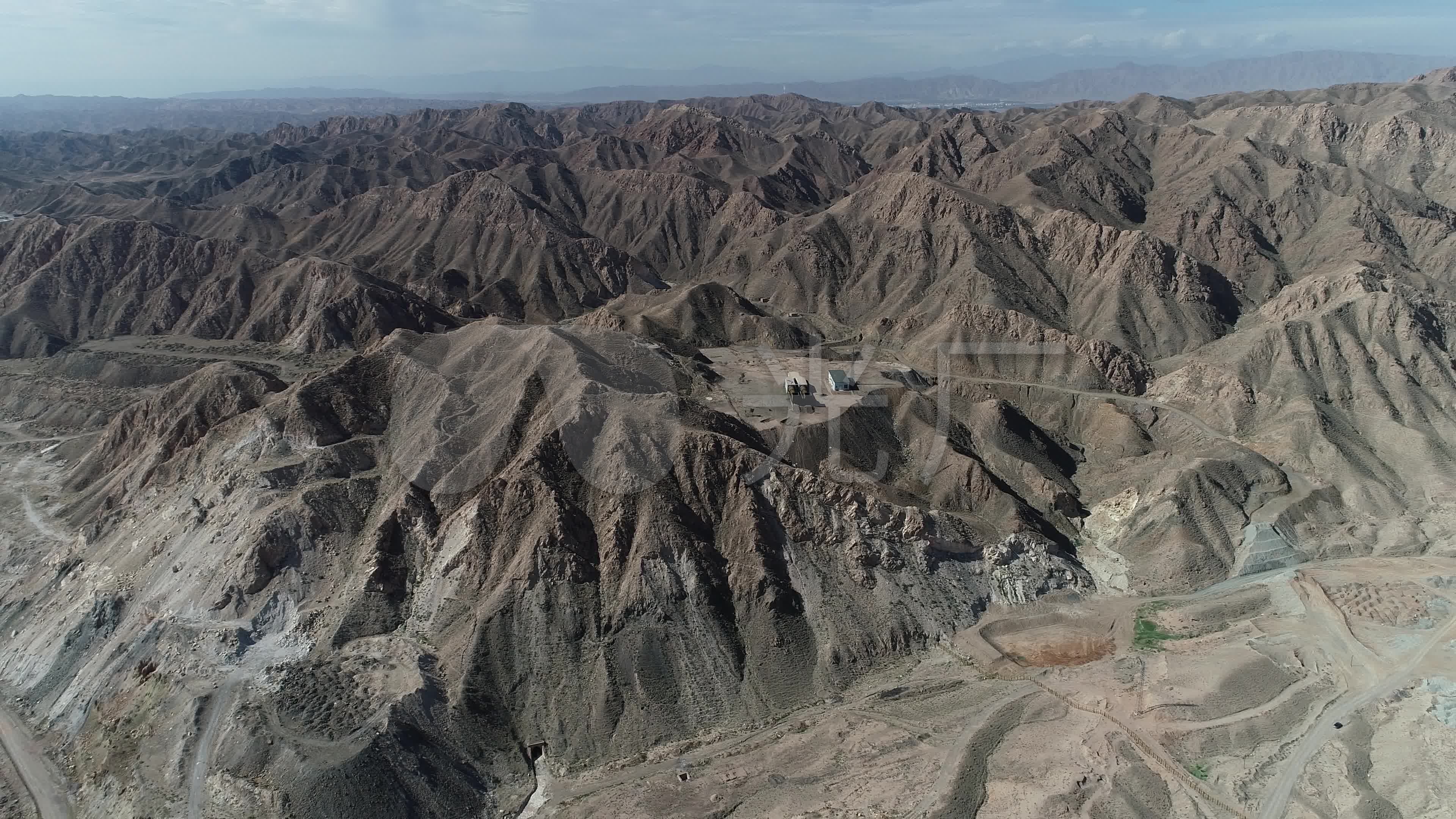 4k航拍金昌河西走廊矿山_3840x2160_高清视频素材下载