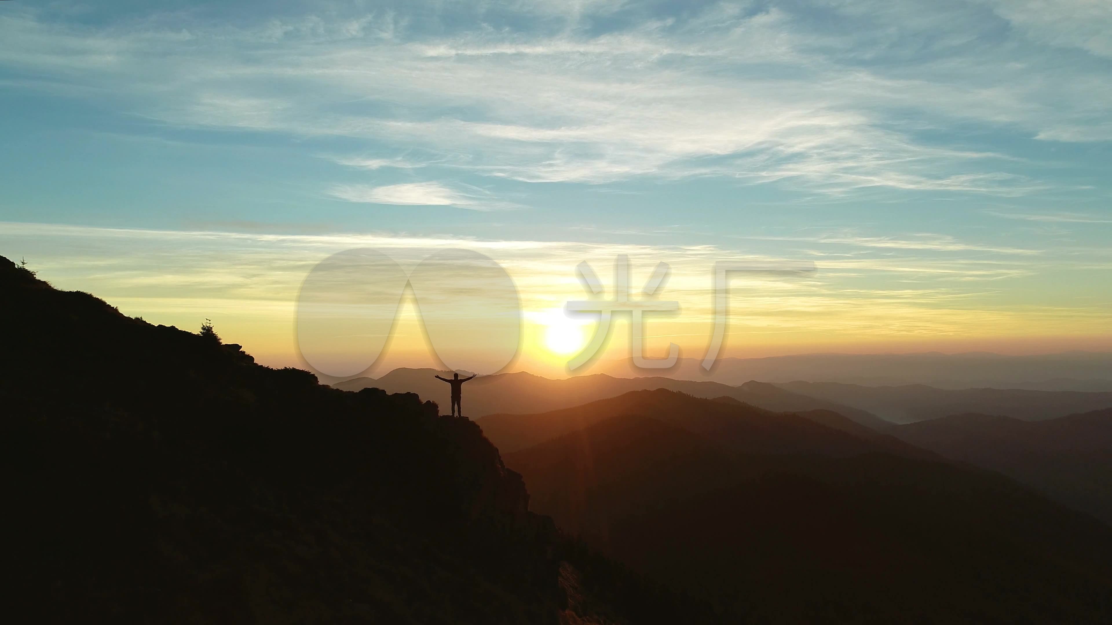 站在巅峰成功励志登顶徒步_38402160_高清素材