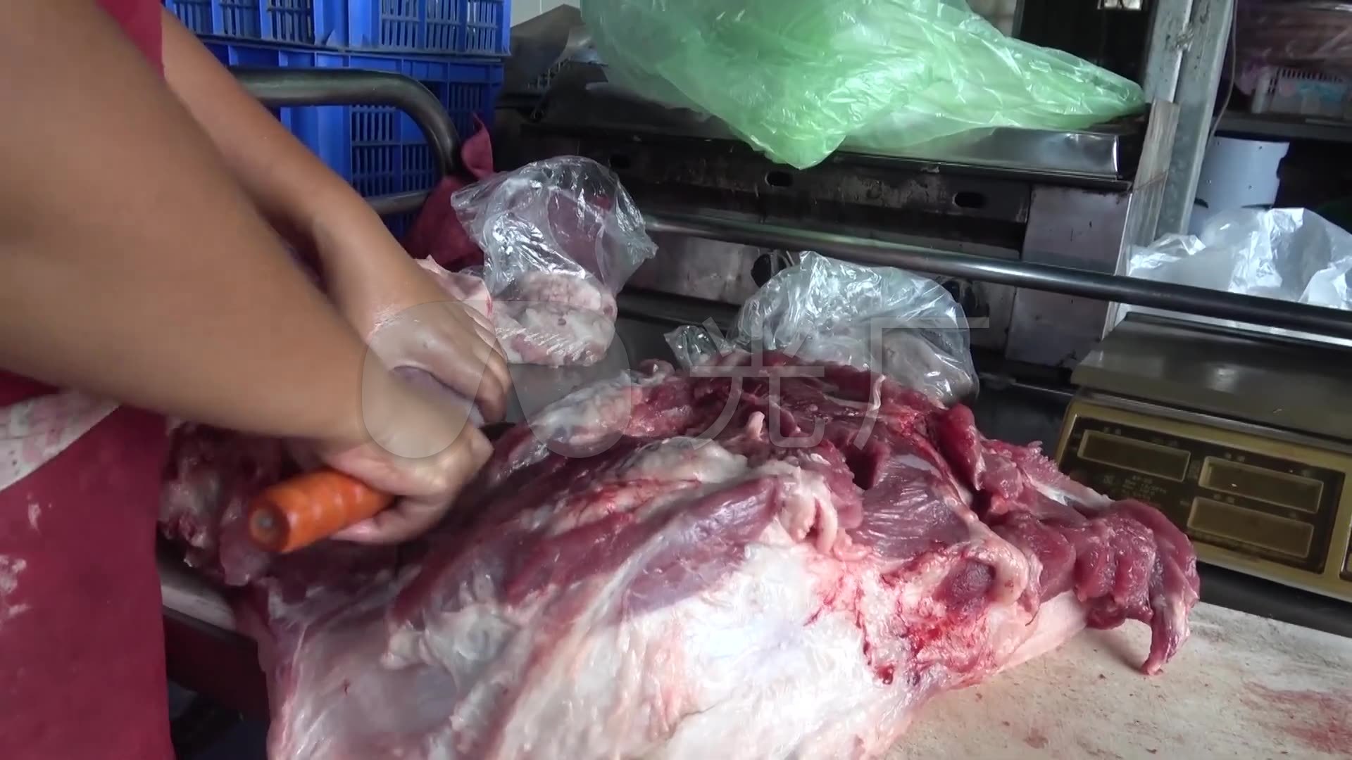 猪肉摊贩切猪肉卖肉_1920x1080_高清视频素材下载(编号:3153660)_实拍