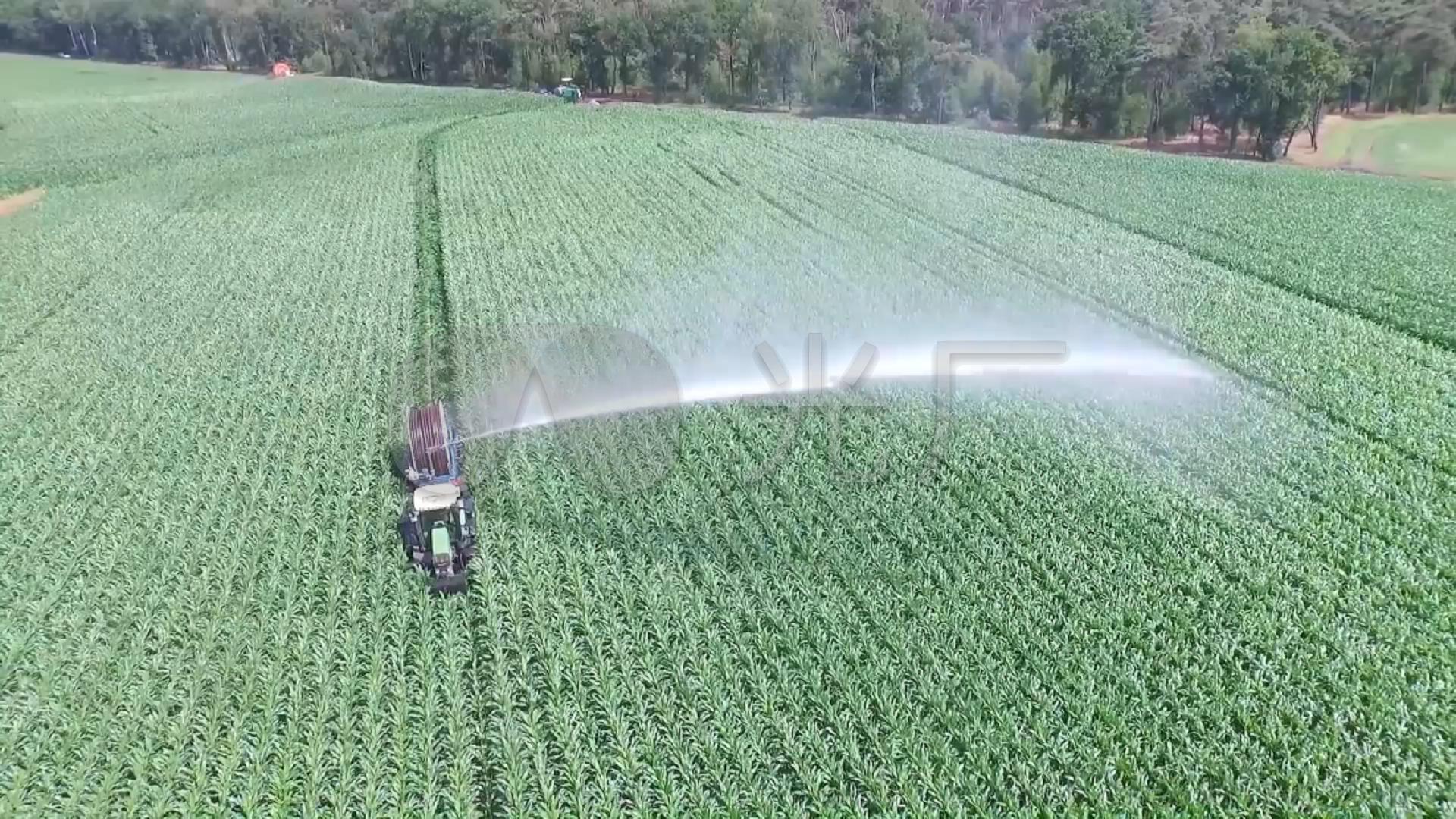 农业机械化洒水喷洒农药