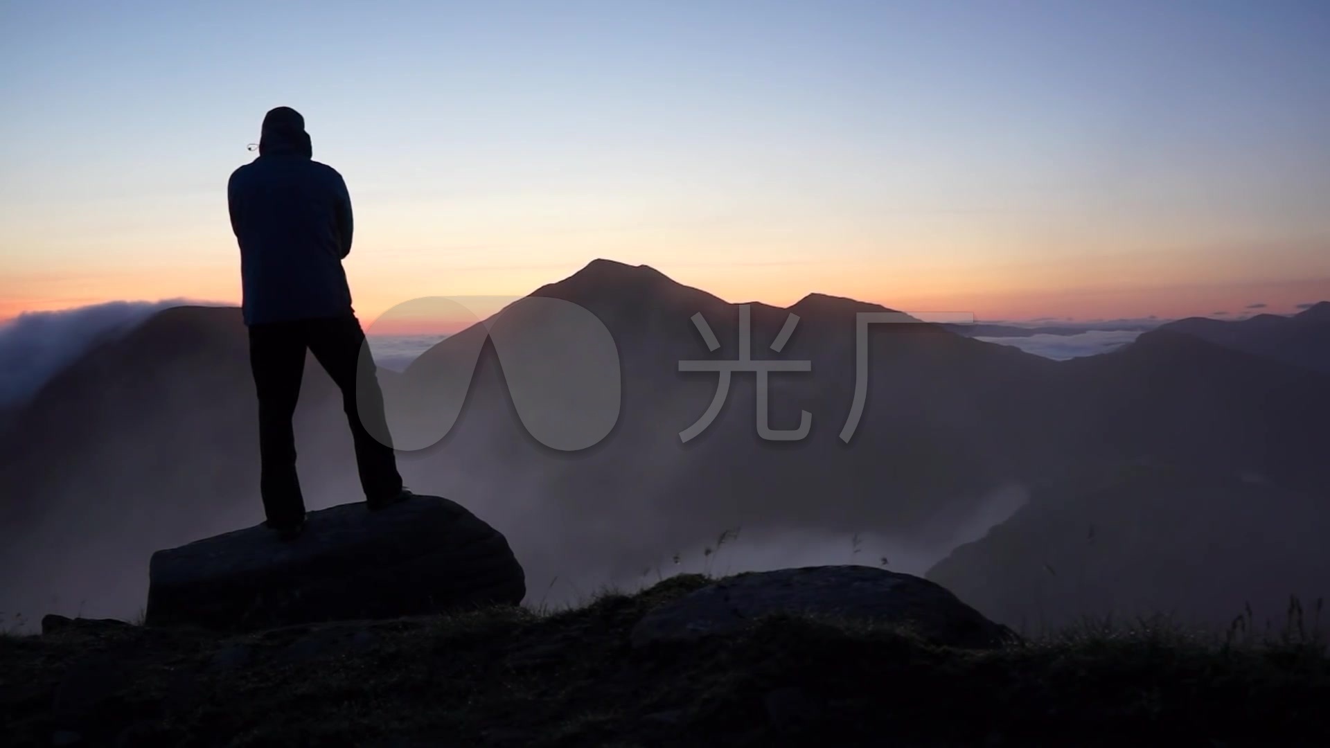 壁纸1920x1080励志,壁纸1920x1080 男人看日出励志奋斗希望拼搏_1920x1080_高清视频素材