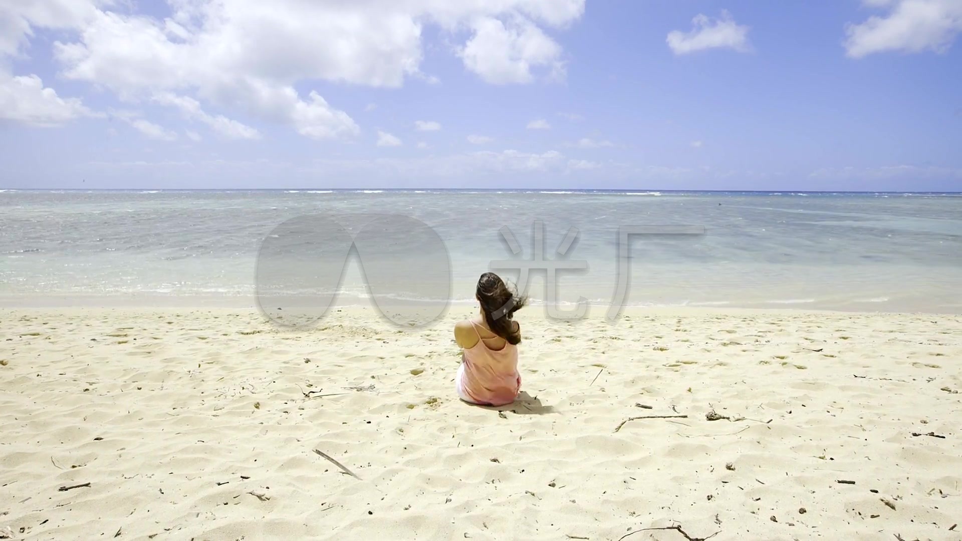 海边沙滩-美女女人背影-看海听海