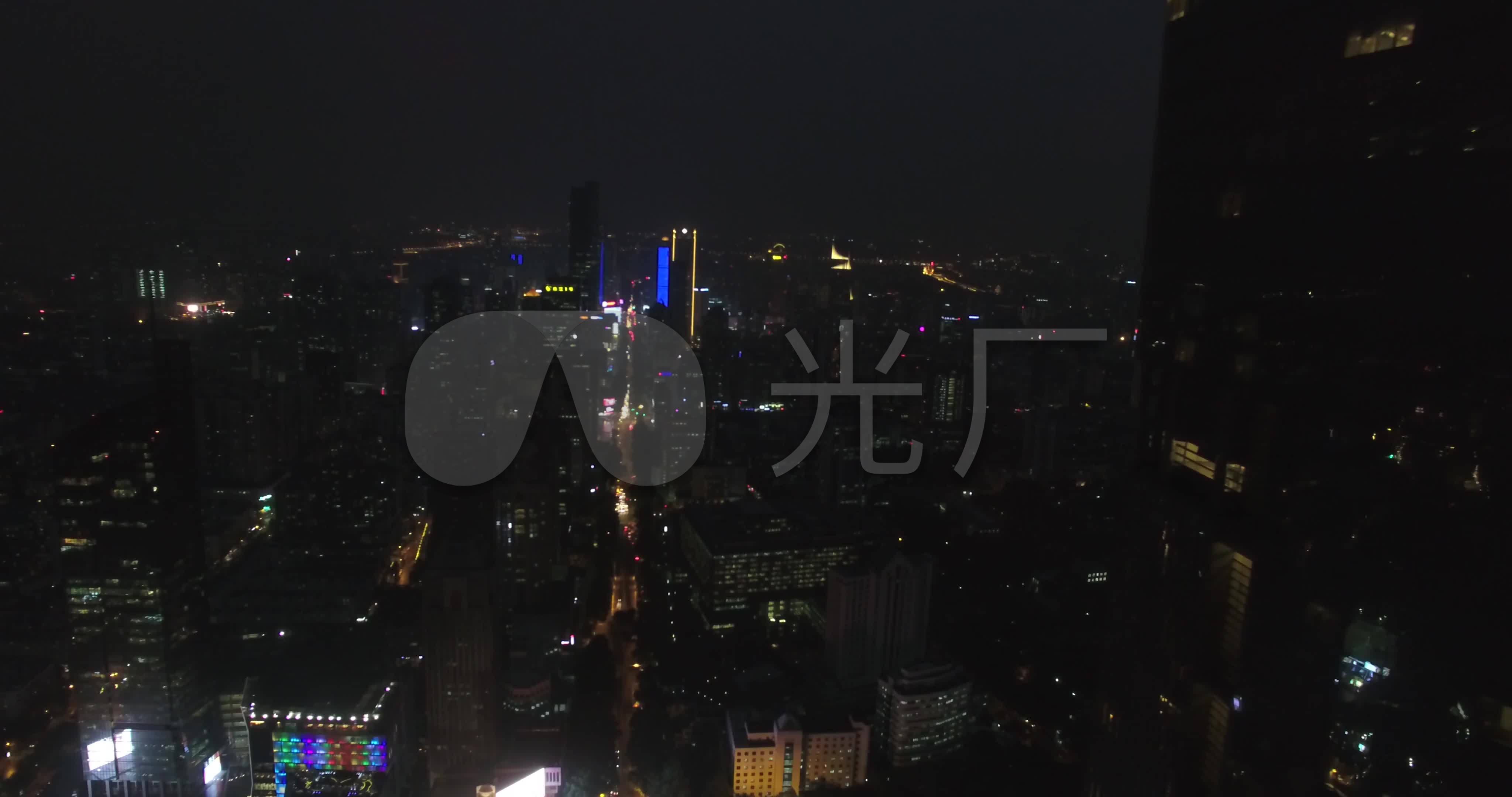 4k超清南京新街口紫峰大厦夜景航拍_4096x2160_高清