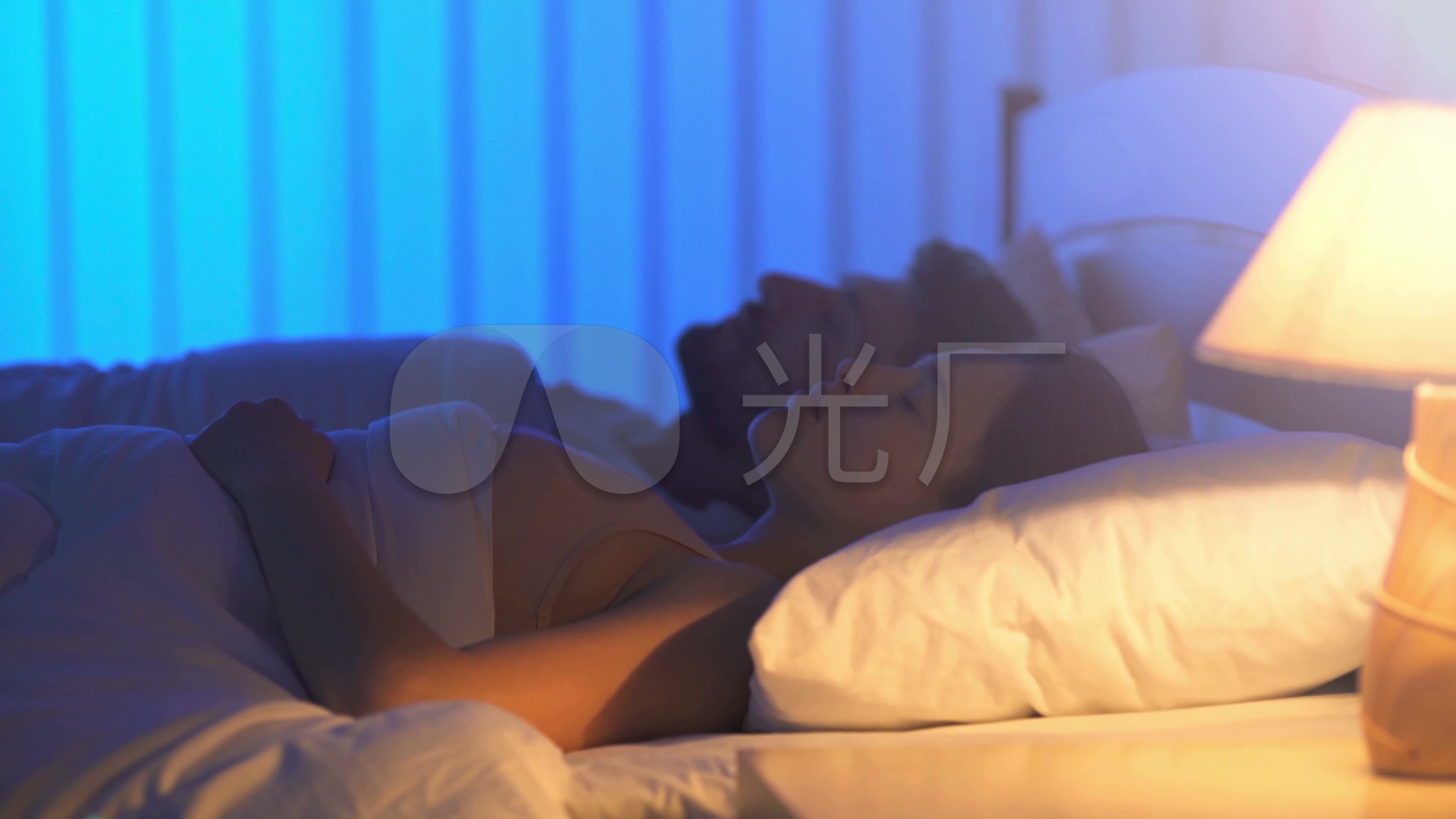夫妻睡觉睡眠质量感情爱情_3840x2160_高清视频素材