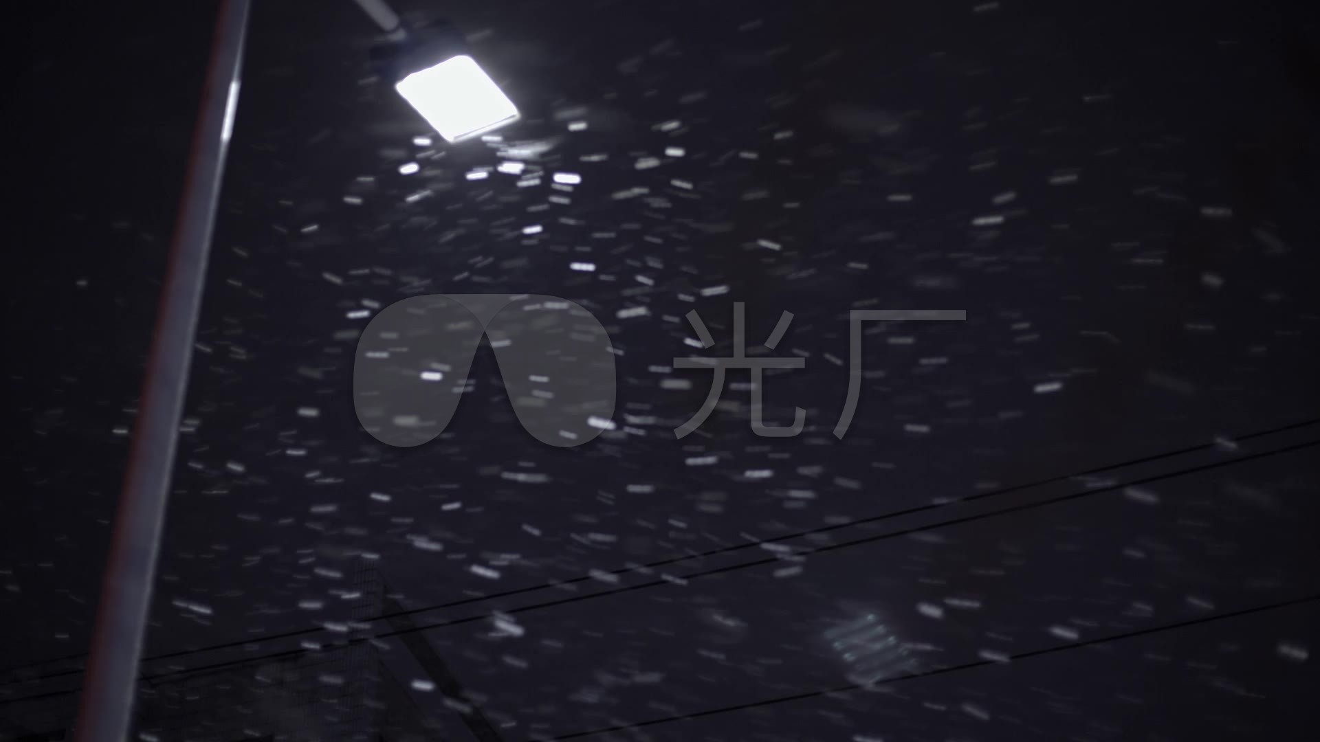 实拍路灯下纷纷扬扬的暴雪雪花_1920x1080_高清视频