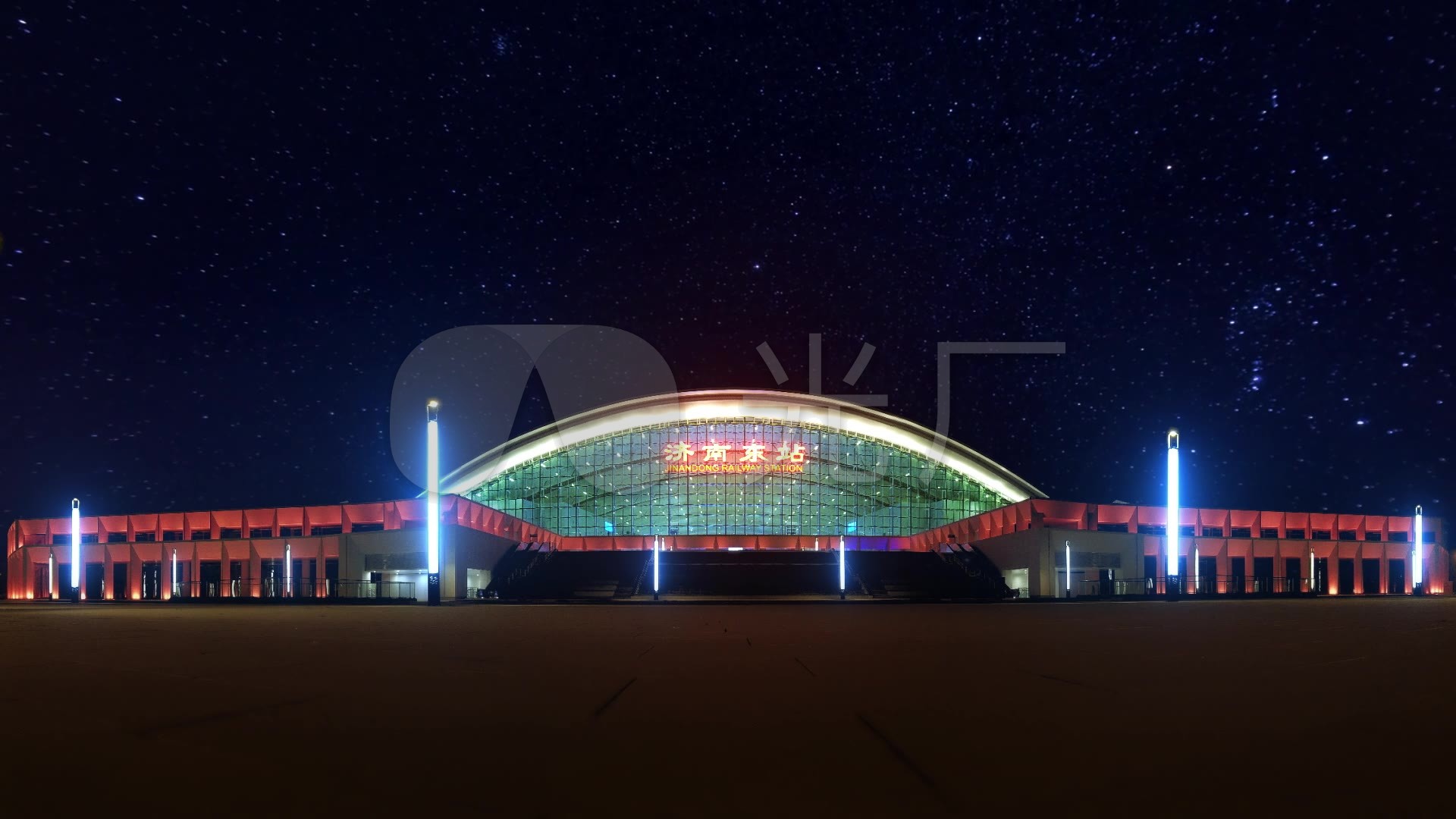 济南新东站高铁站夜景星空