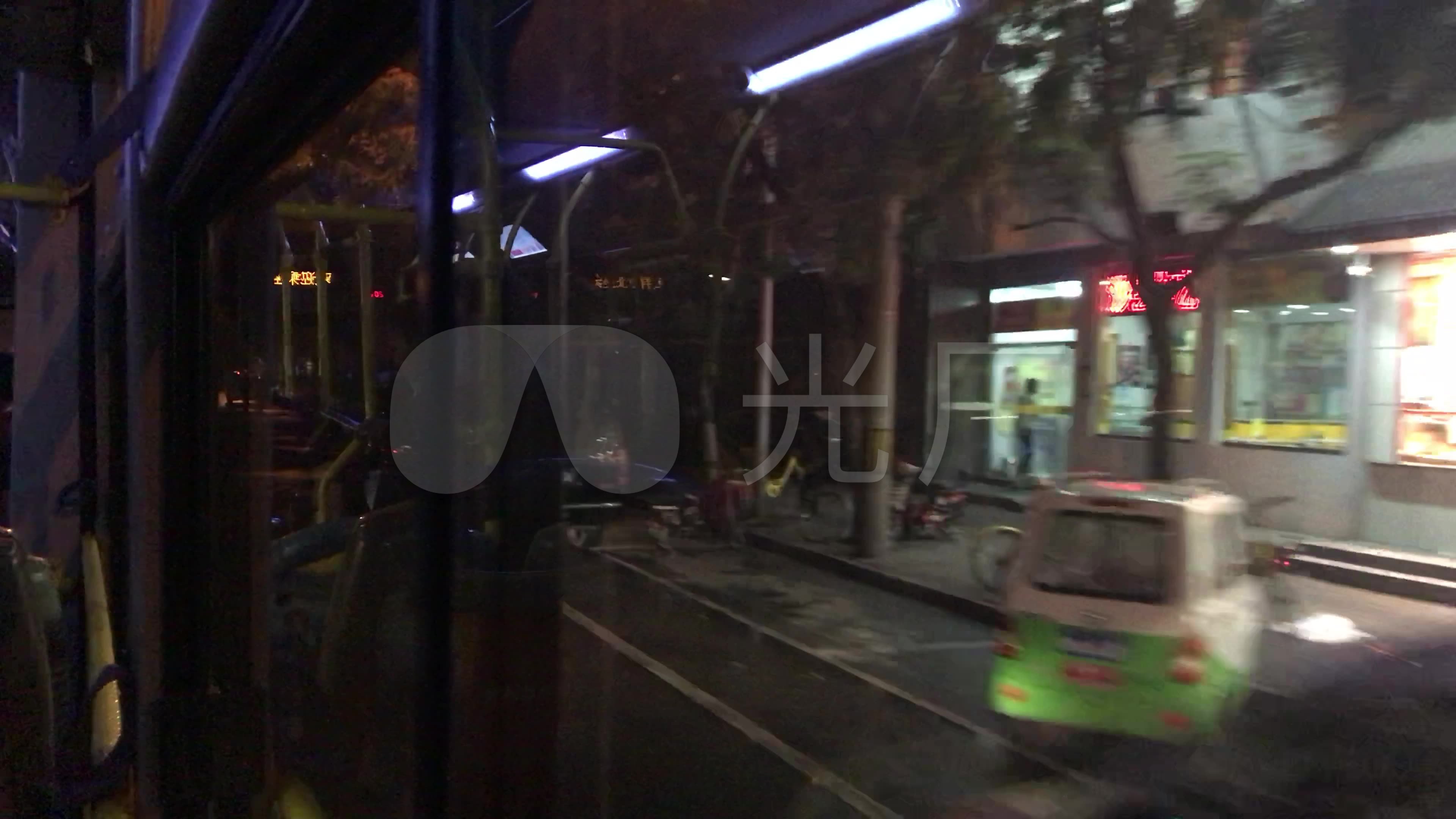 北京 夜晚 公交车 人流 车流 城市