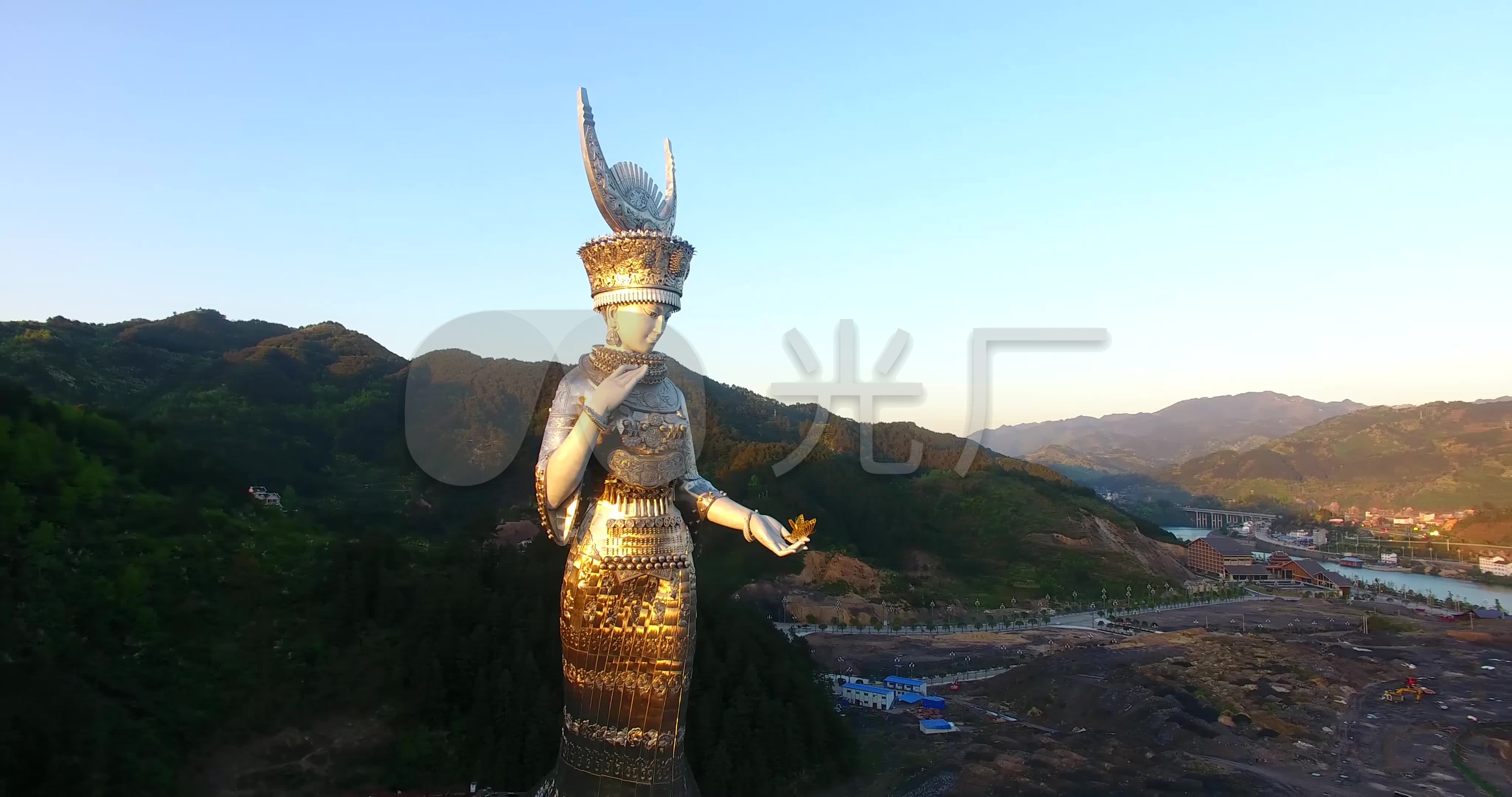 4k航拍剑河仰阿莎女神雕像75秒_4096x2160_高清视频