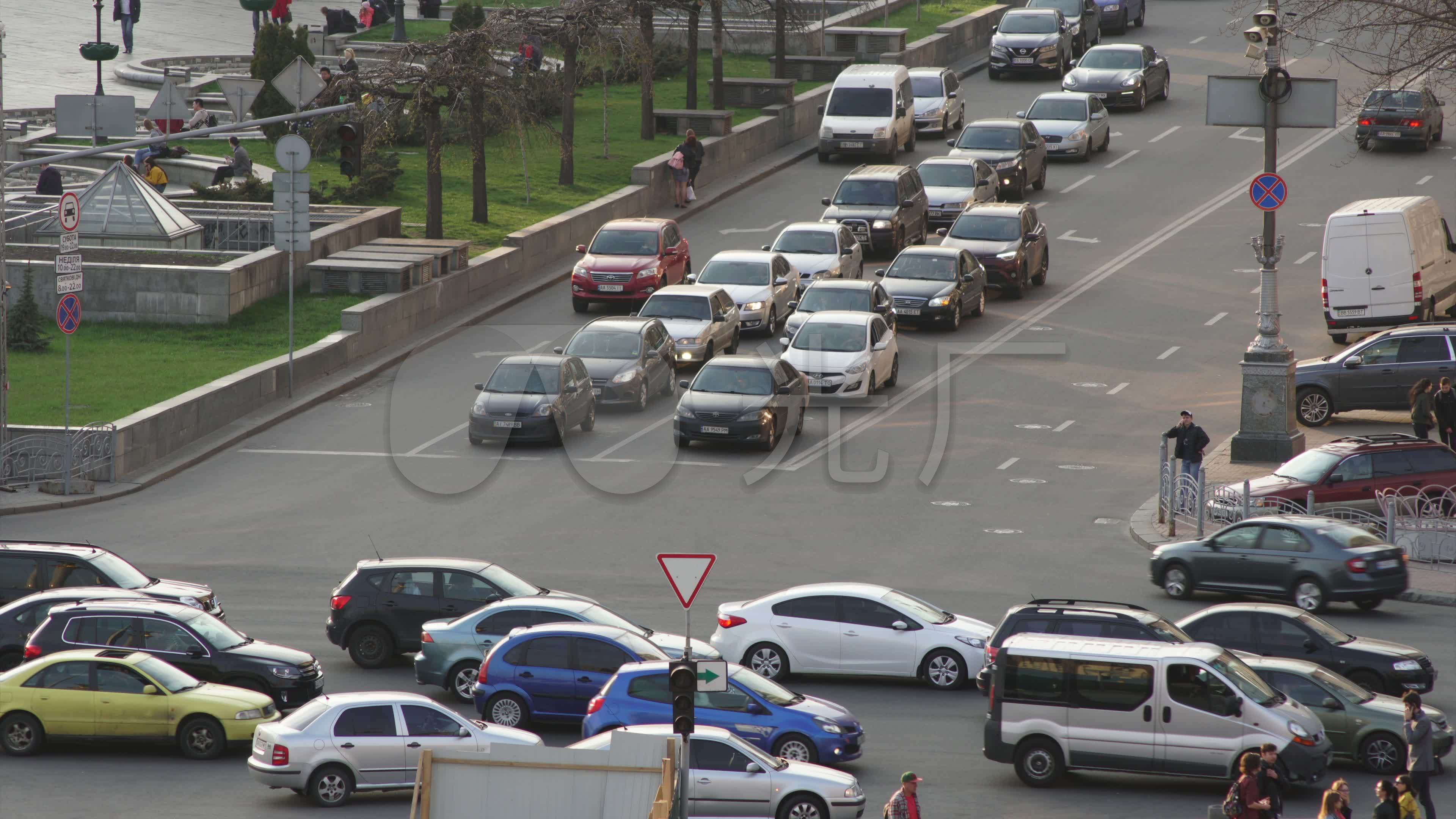 十字路口堵车_3840x2160_高清视频素材下载(编号:)