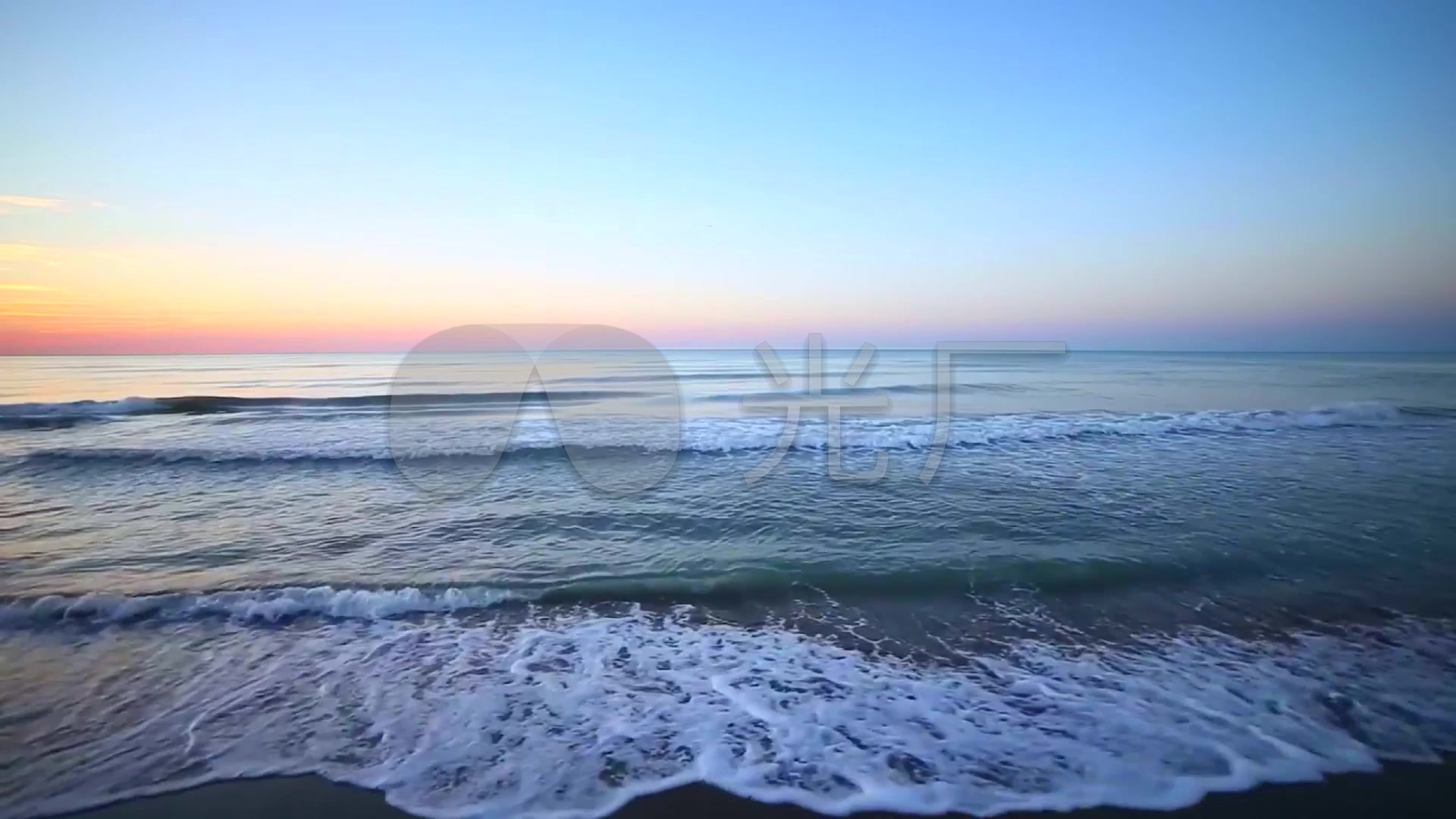 清晨海水拍打海岸视频素材