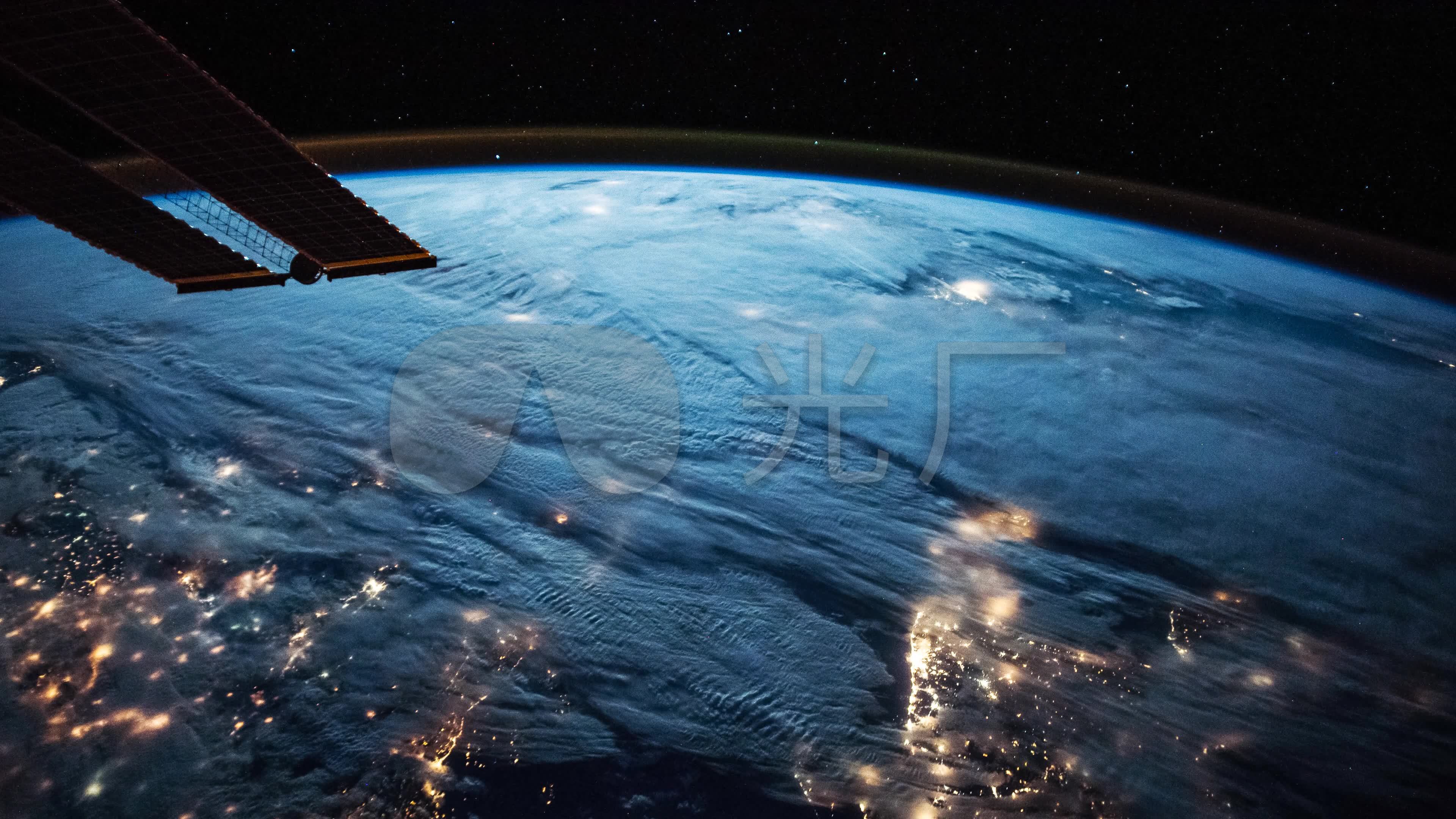 4k太空卫星俯瞰地球夜景