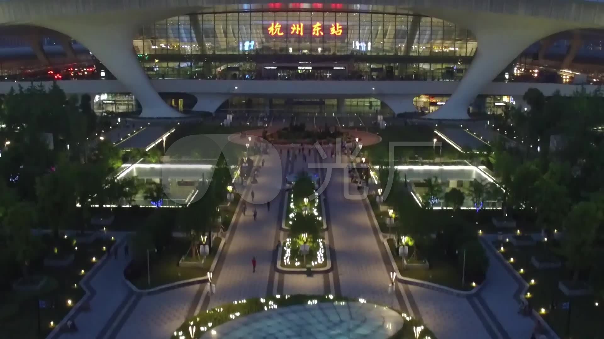 杭州火车东站高铁站夜晚航拍_1920x1080_高清视频素材下载(编号
