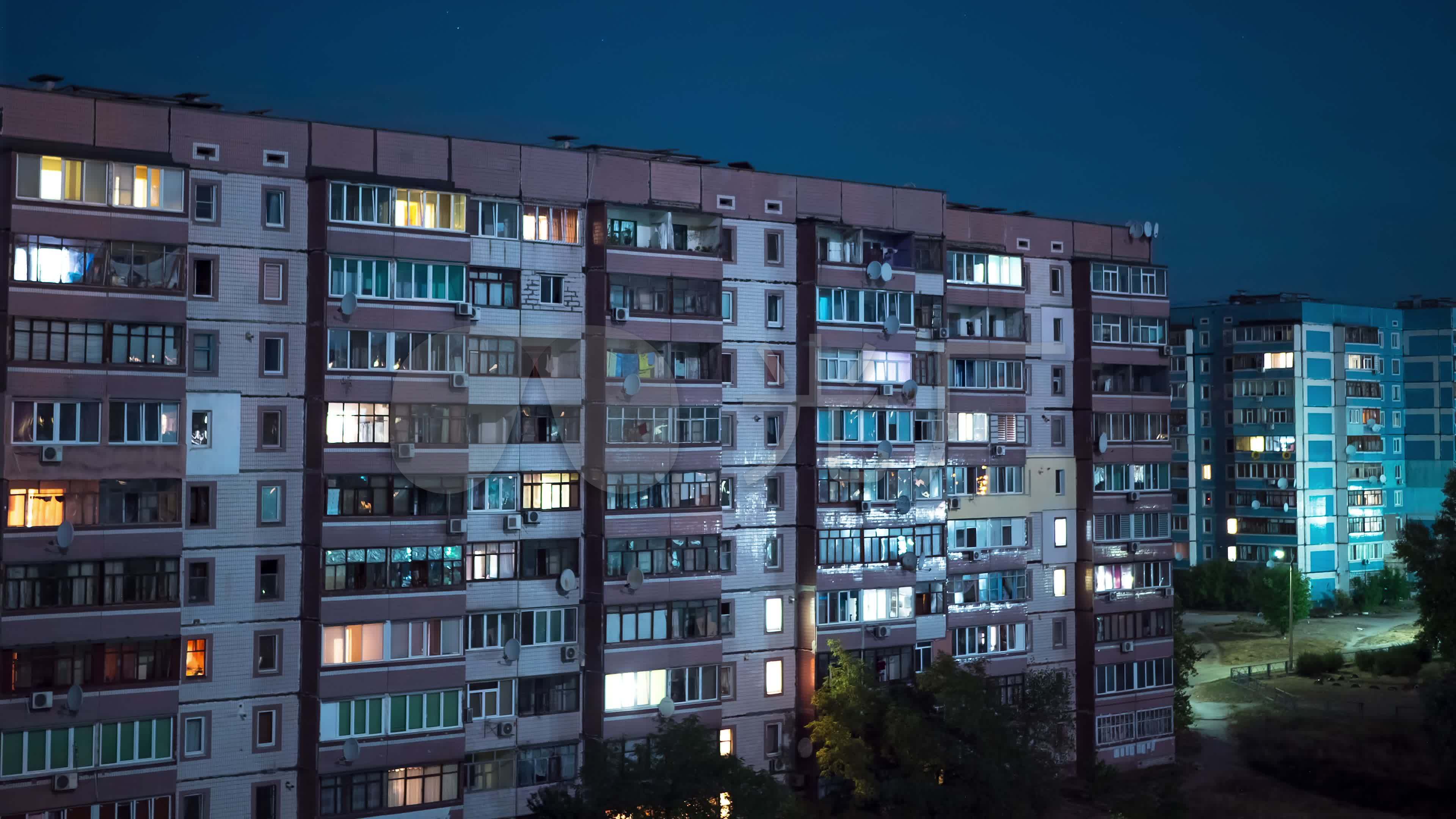 小区建筑楼房夜晚灯光延时视频_3840x2160_高清视频