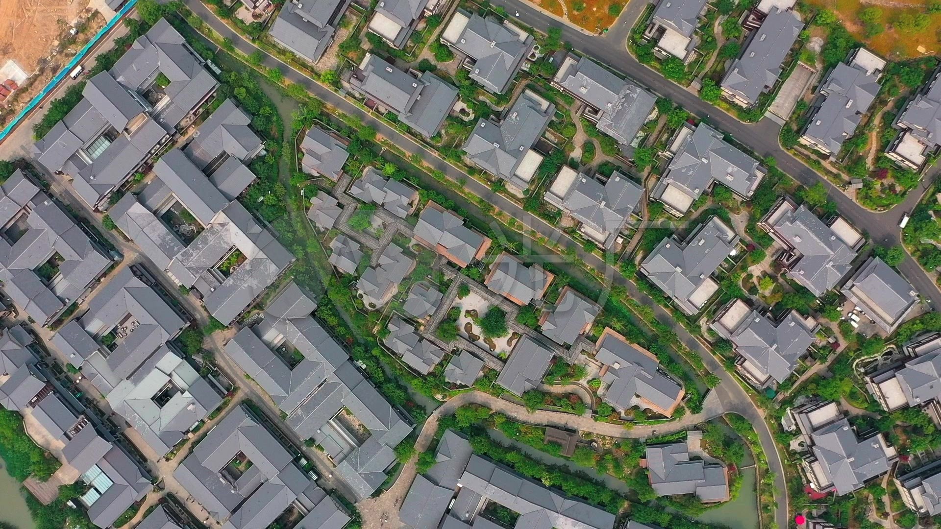 航拍无锡地标建筑拈花湾小镇乌篷船