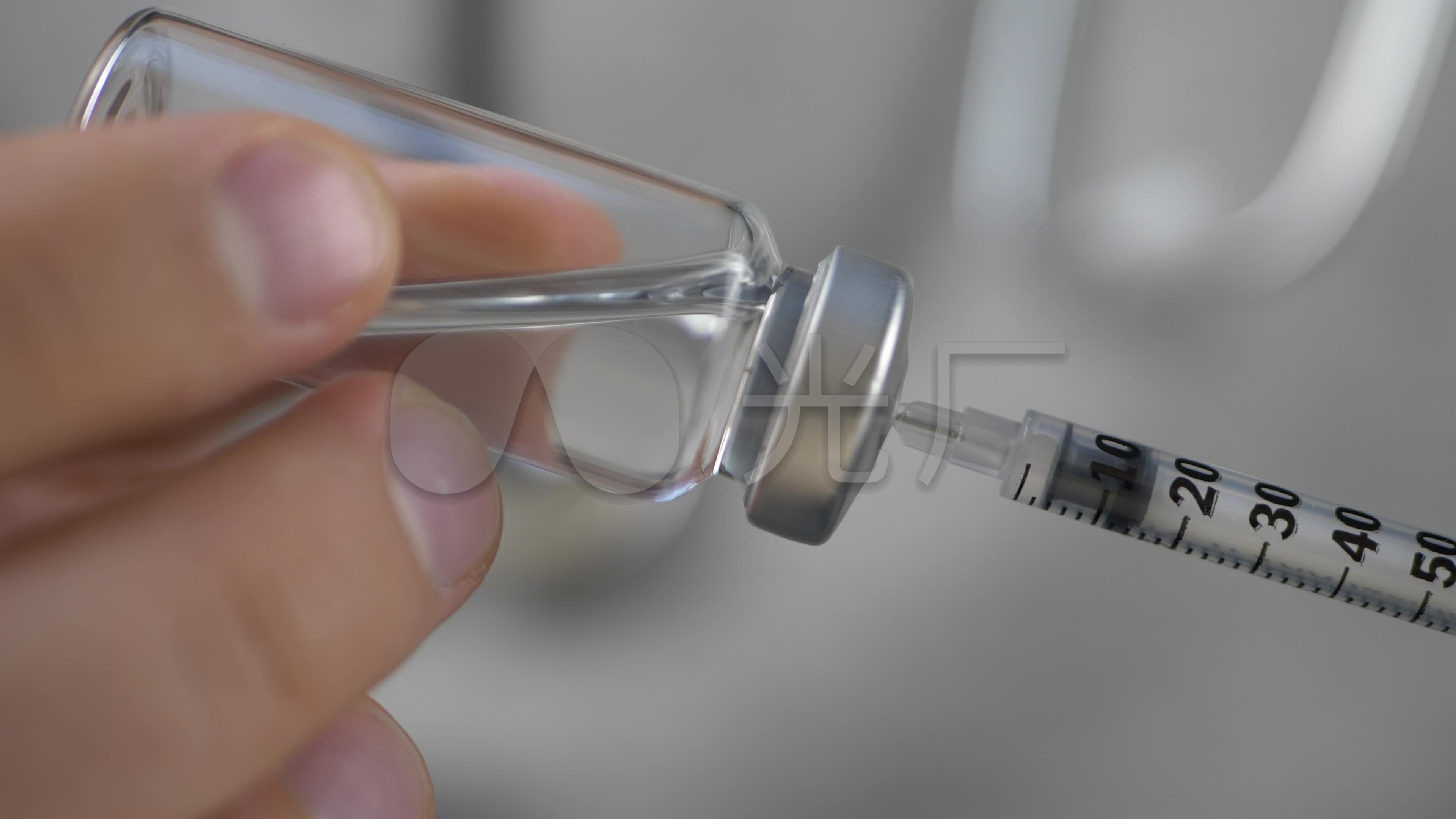 4k-医生配药注射器吸药水