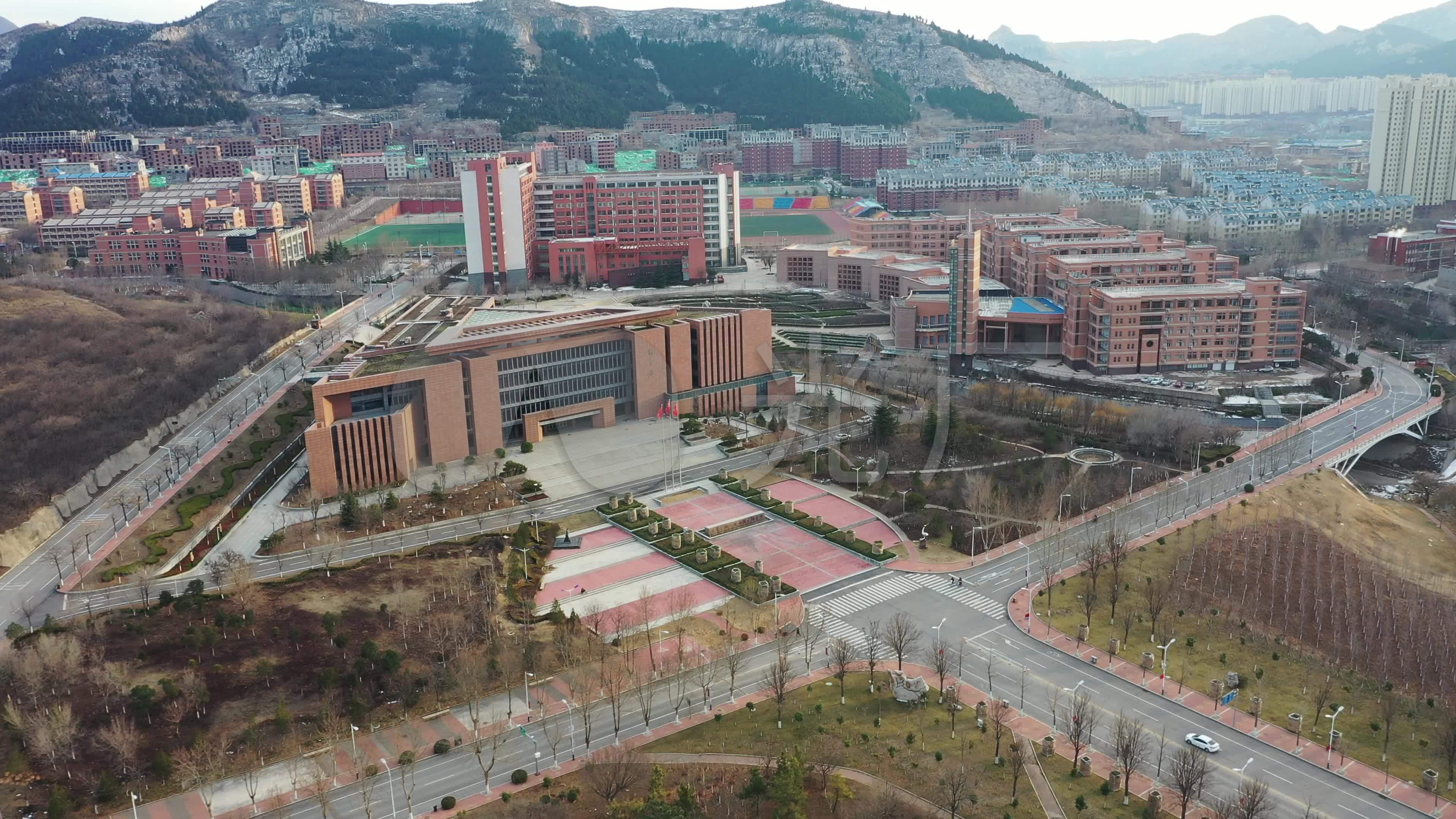 [有版权]4k航拍山东大学兴隆山校区_3840x2160_高清