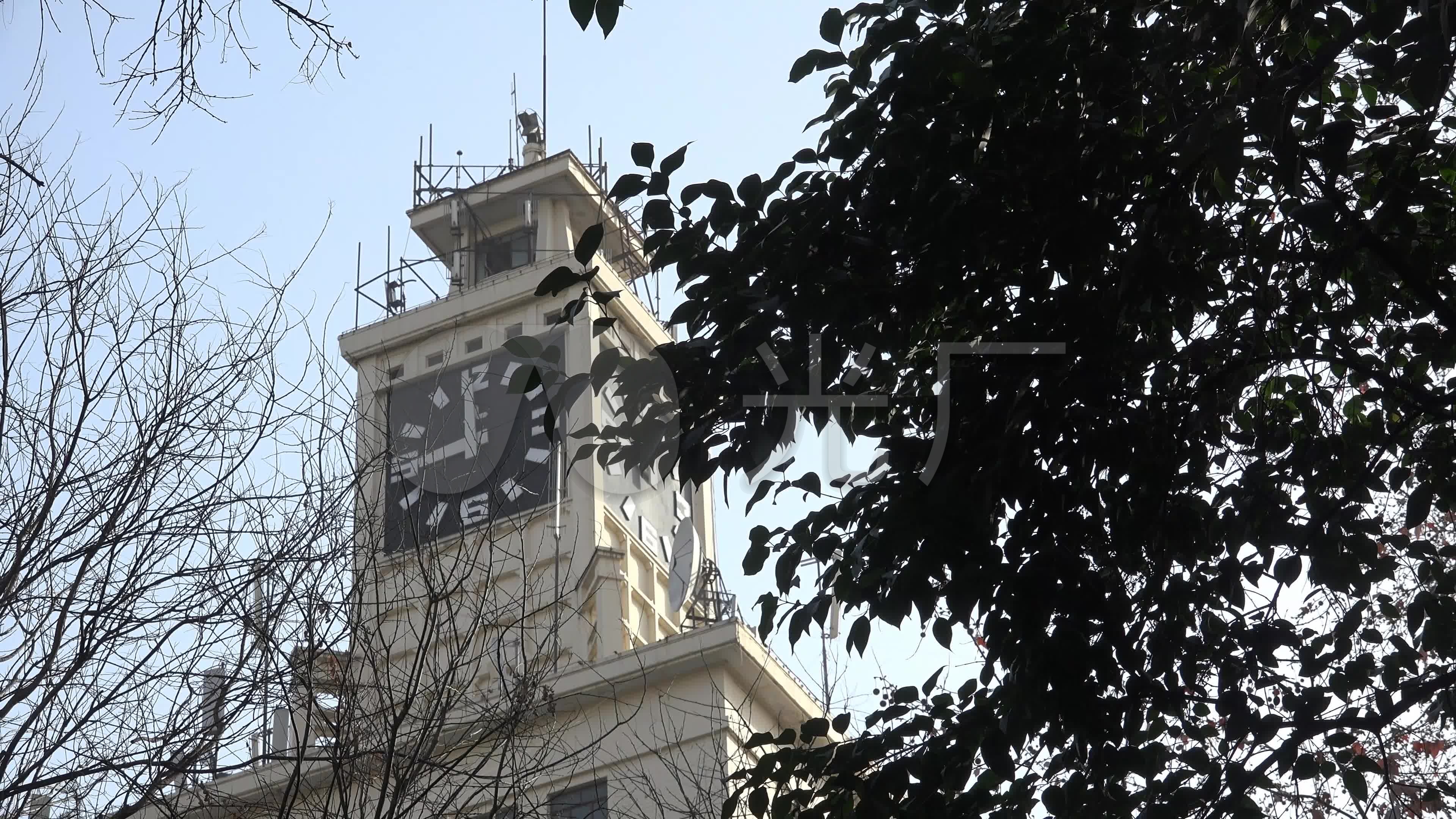 城市报时钟楼报时实况_3840x2160_高清视频素材下载