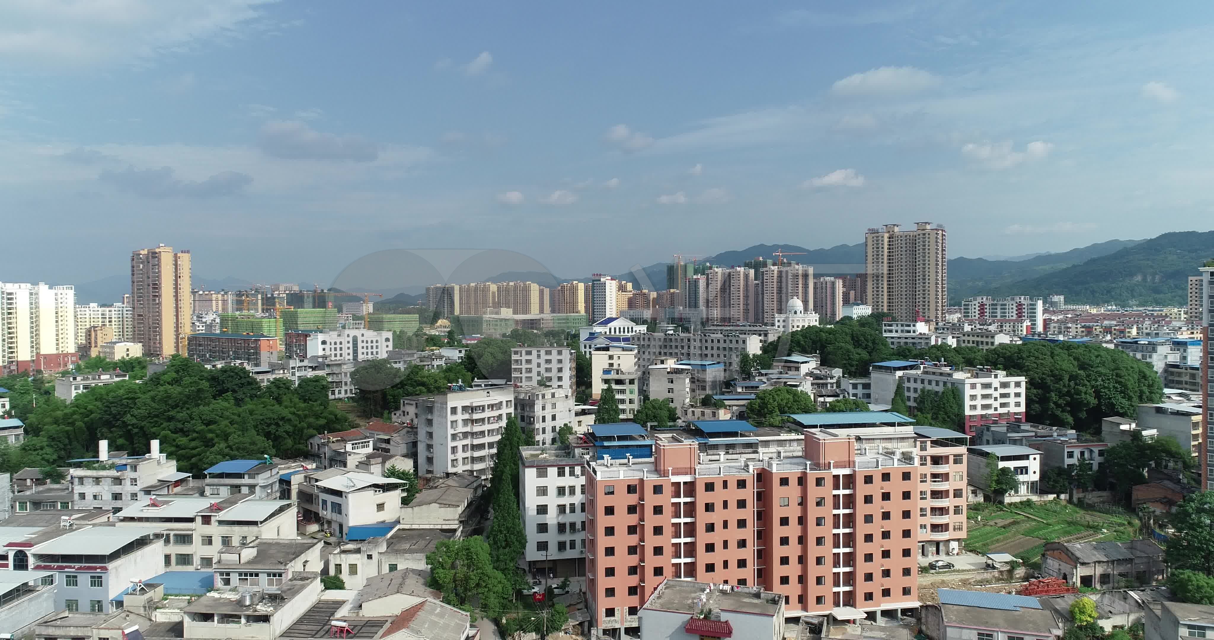 4k航拍--湖北咸宁通城县城中村