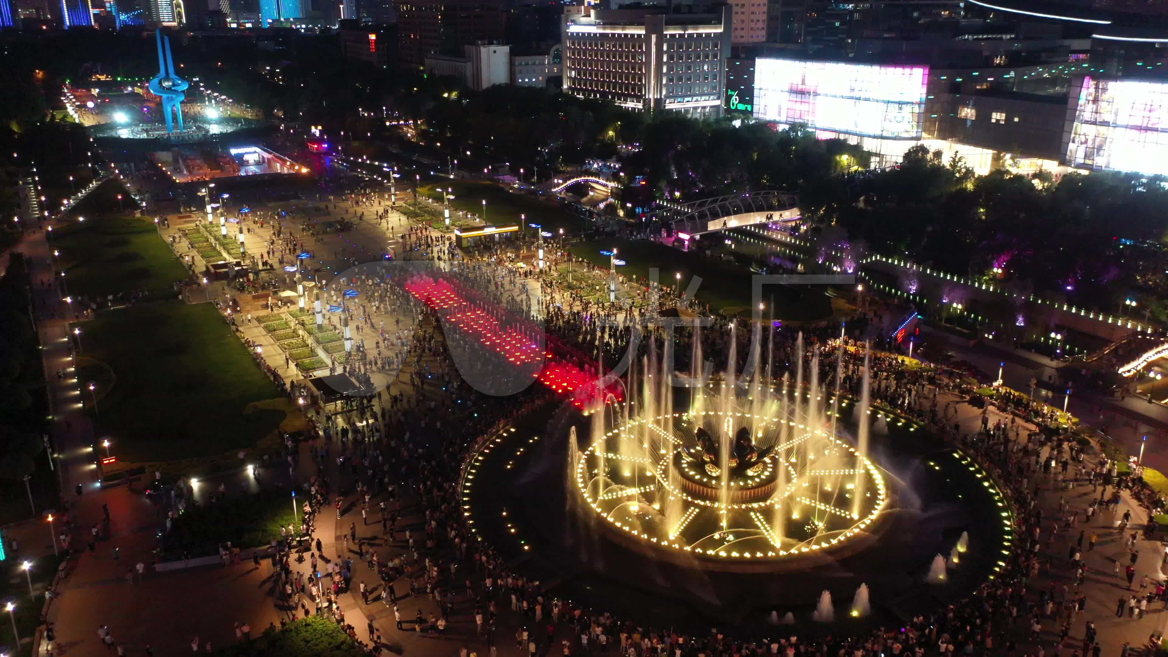夜景泉城广场音乐喷泉_3840x2160_高清视频素材下载